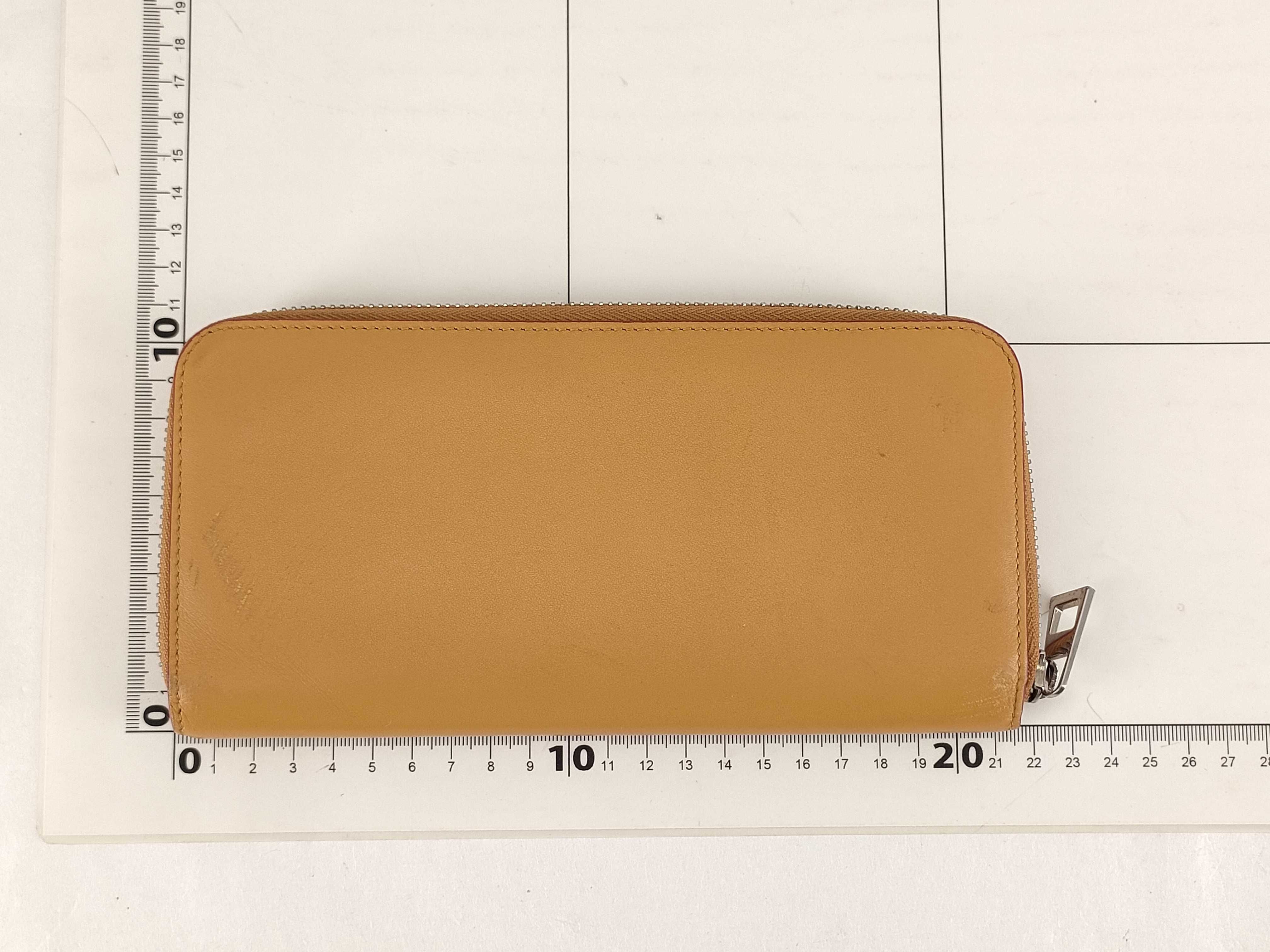 (Loewe) Round Zip Long Wallet — view 2