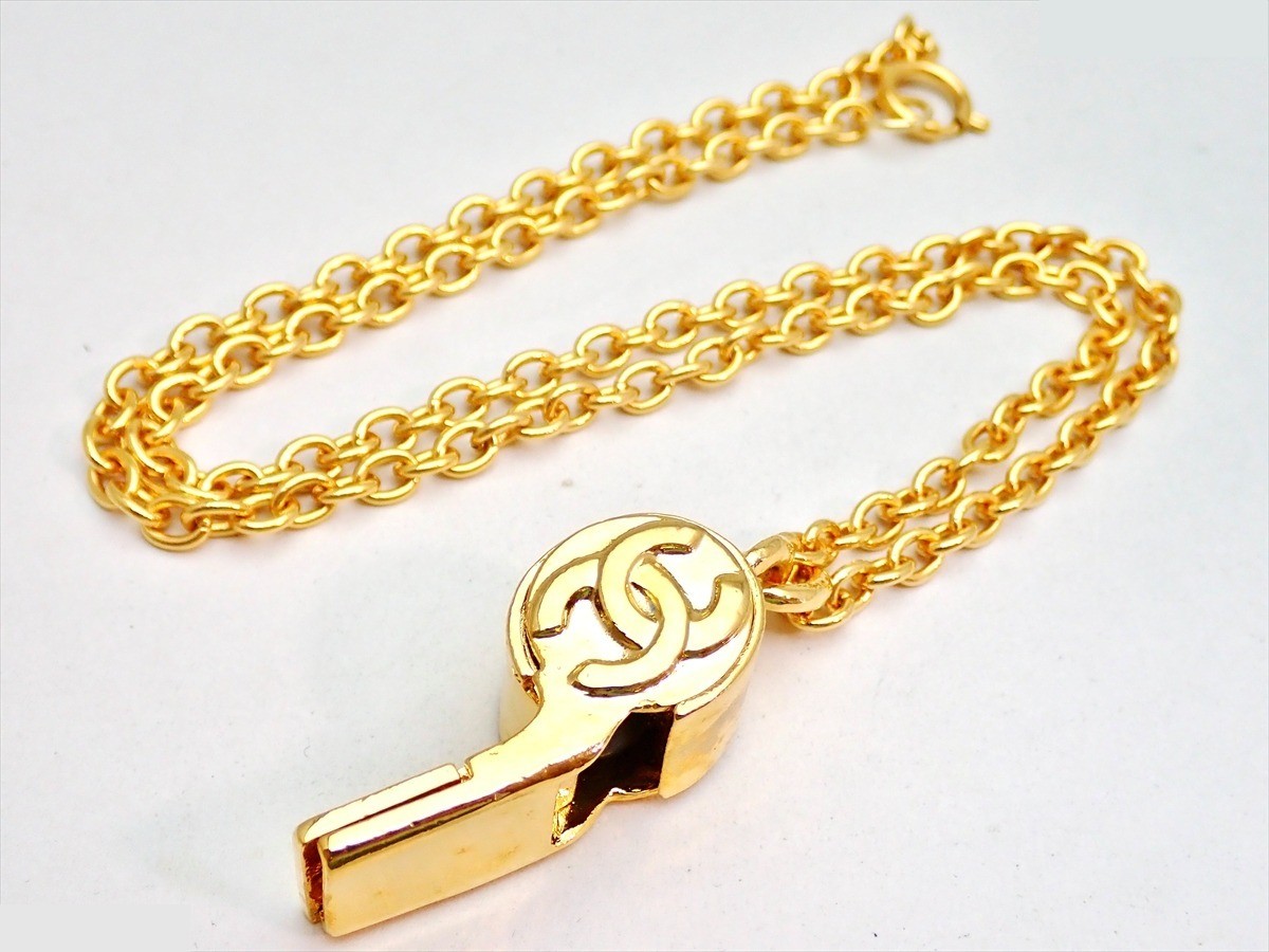 Marked 95P whistle, chain approximately 64cm — view 2
