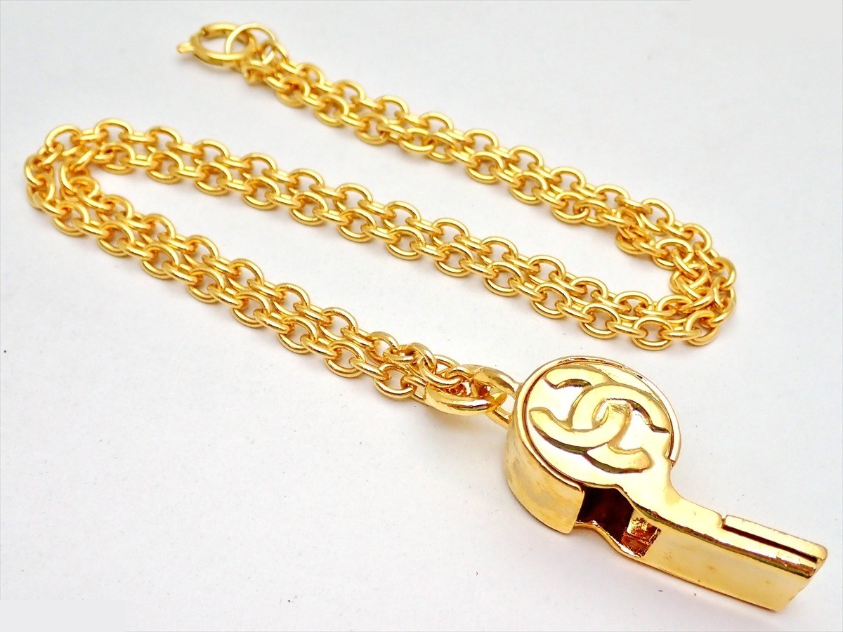 Marked 95P whistle, chain approximately 64cm — view 3