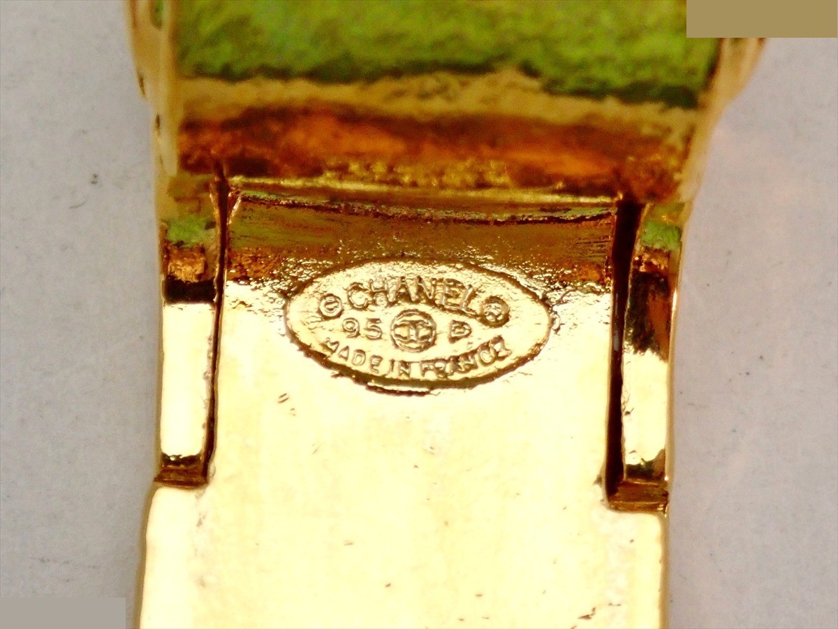 Marked 95P whistle, chain approximately 64cm — view 6