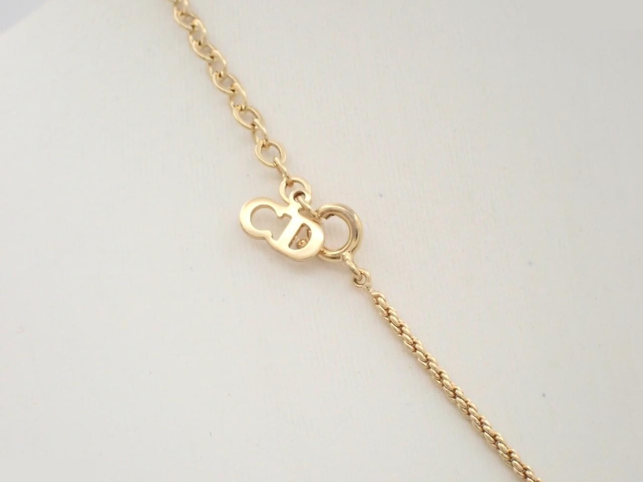Other line: Precious metal necklaces and pendants, neck circumference approximately 46 cm. — view 2