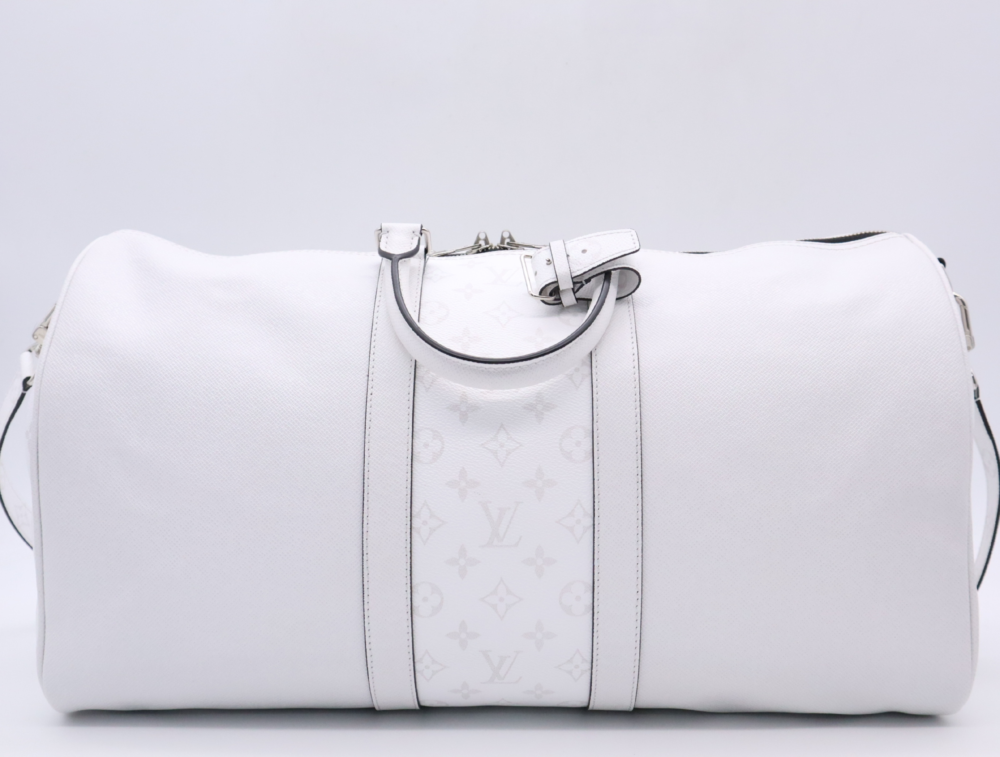 M27792 Taigarama Keepall Bandoulière 50 Boston Bag with Shoulder Strap, Padlock, 2 Keys, Name Tag, Handle Strap, Dust Bag, and Small Dust Bag. — view 2