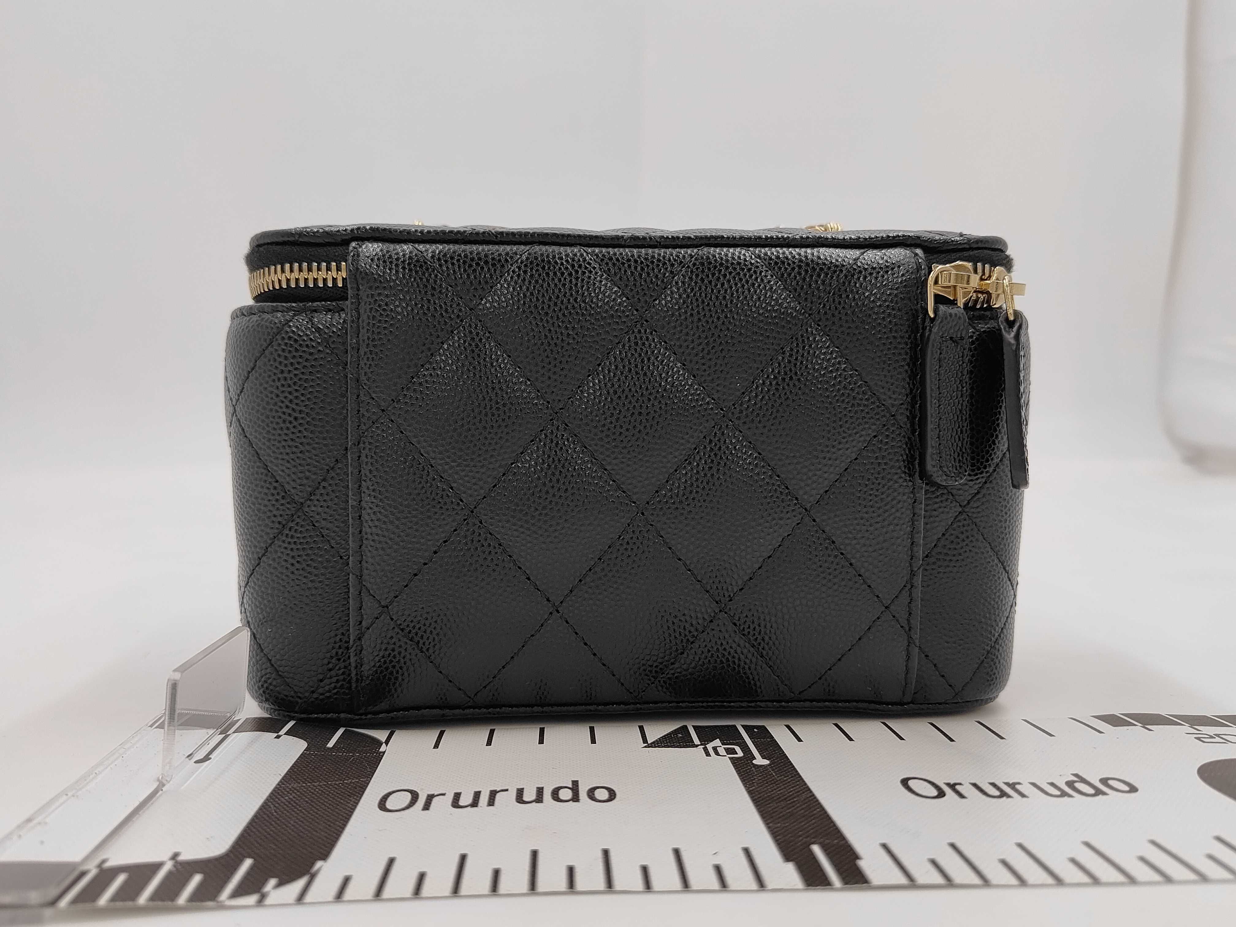 Matelassé Chain Shoulder Pouch with Mirror, Black Caviar Leather, Gold Hardware, Shoulder Bag — view 2