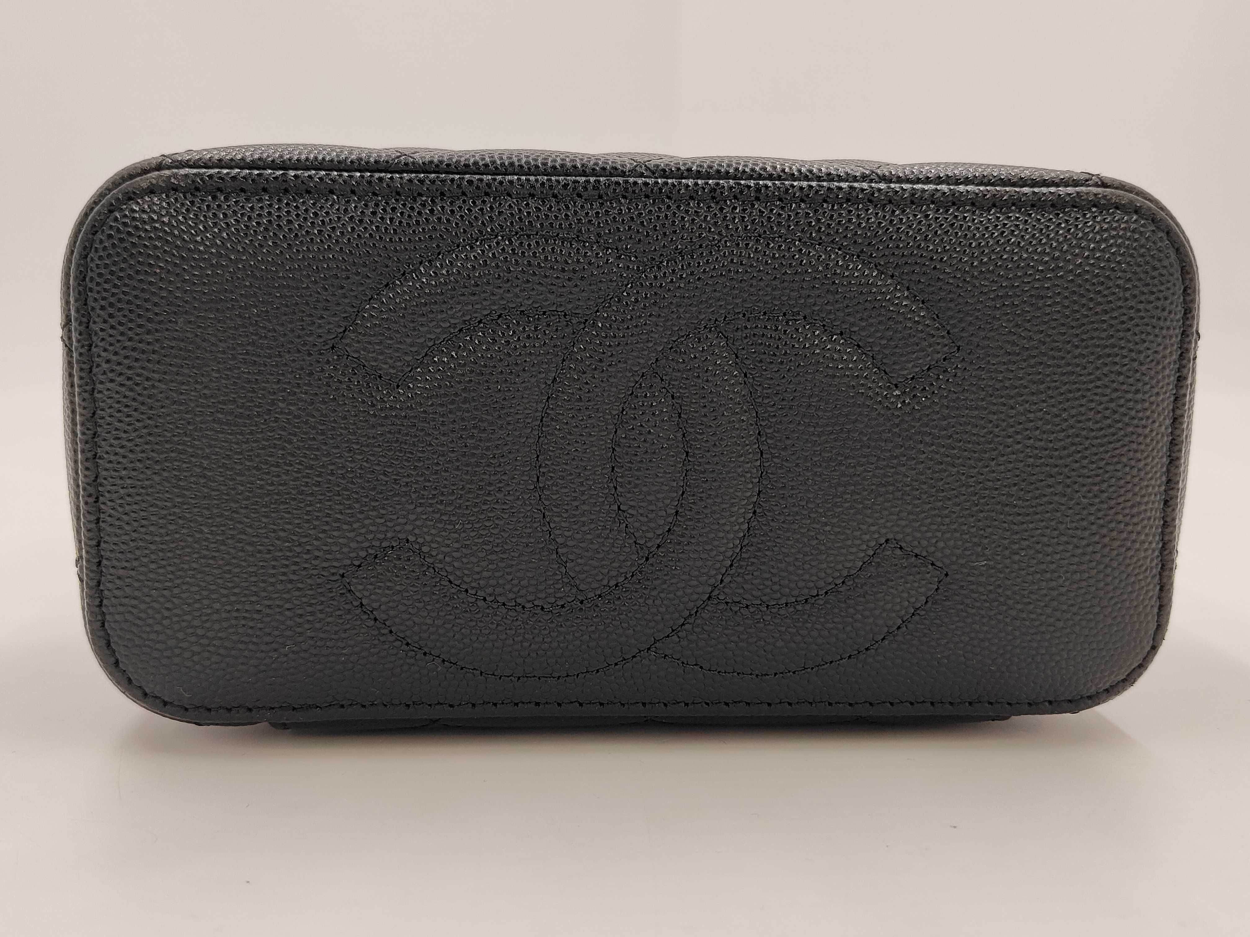 Matelassé Chain Shoulder Pouch with Mirror, Black Caviar Leather, Gold Hardware, Shoulder Bag — view 7