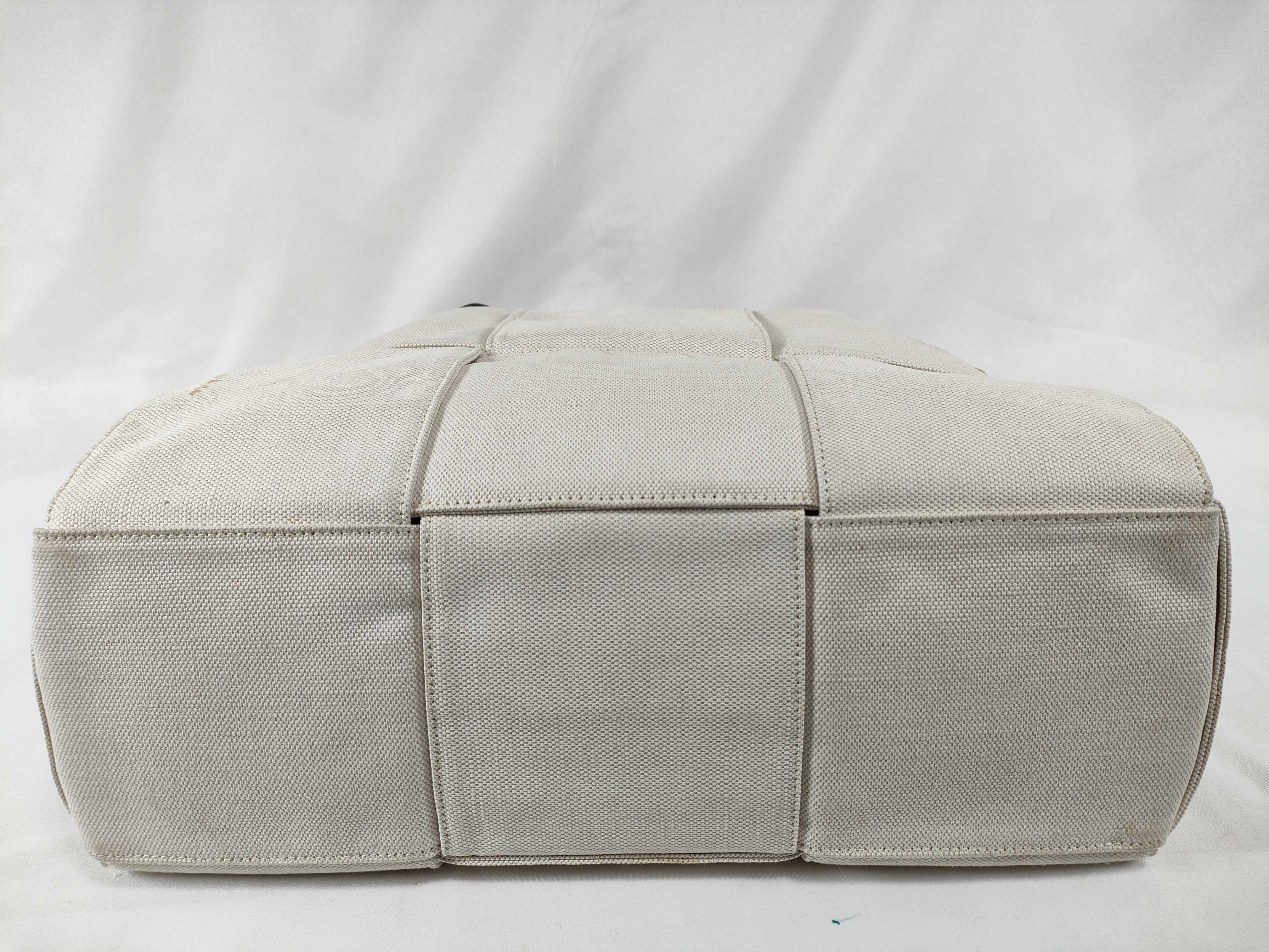 Intrecciato Arco Maxi Intrecciato White Canvas Tote Bag Handbag Tote Bag — view 7