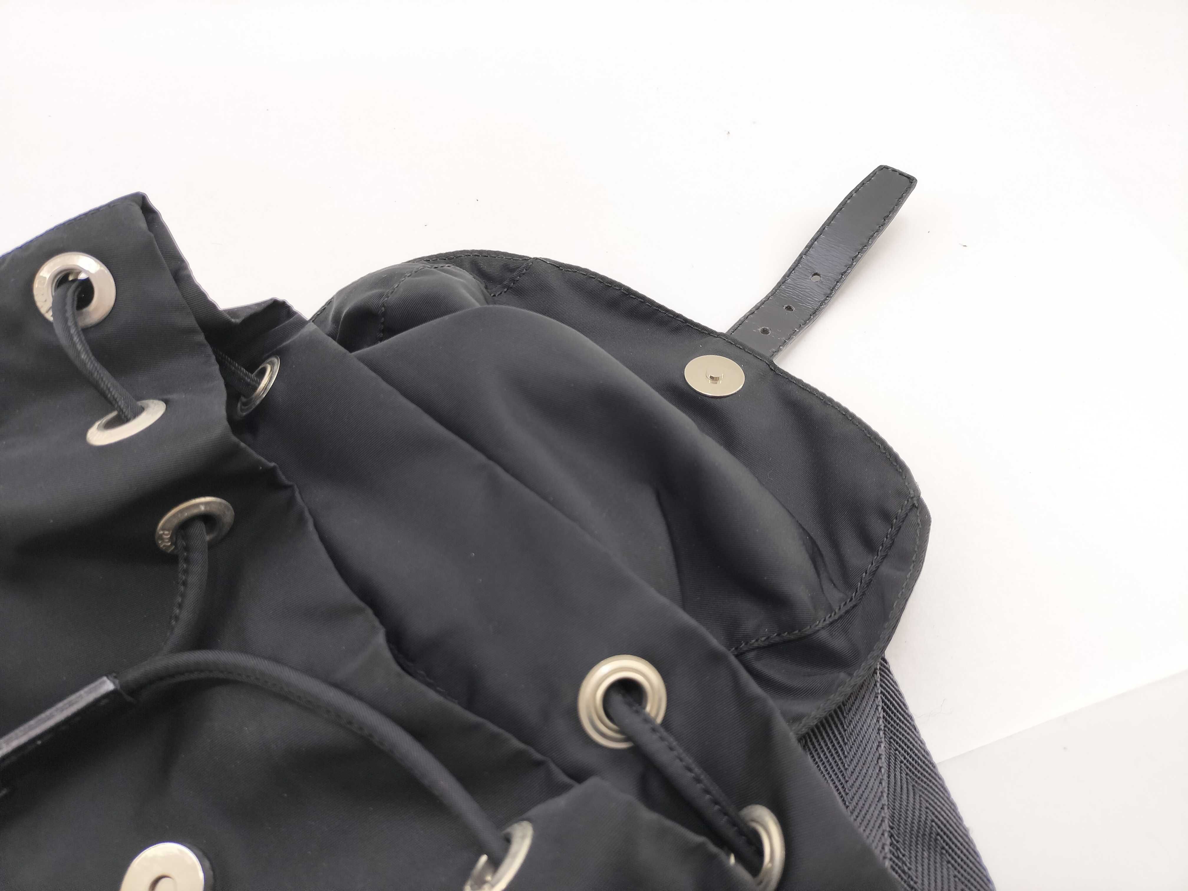 nylon backpack with triangular logo. — view 12