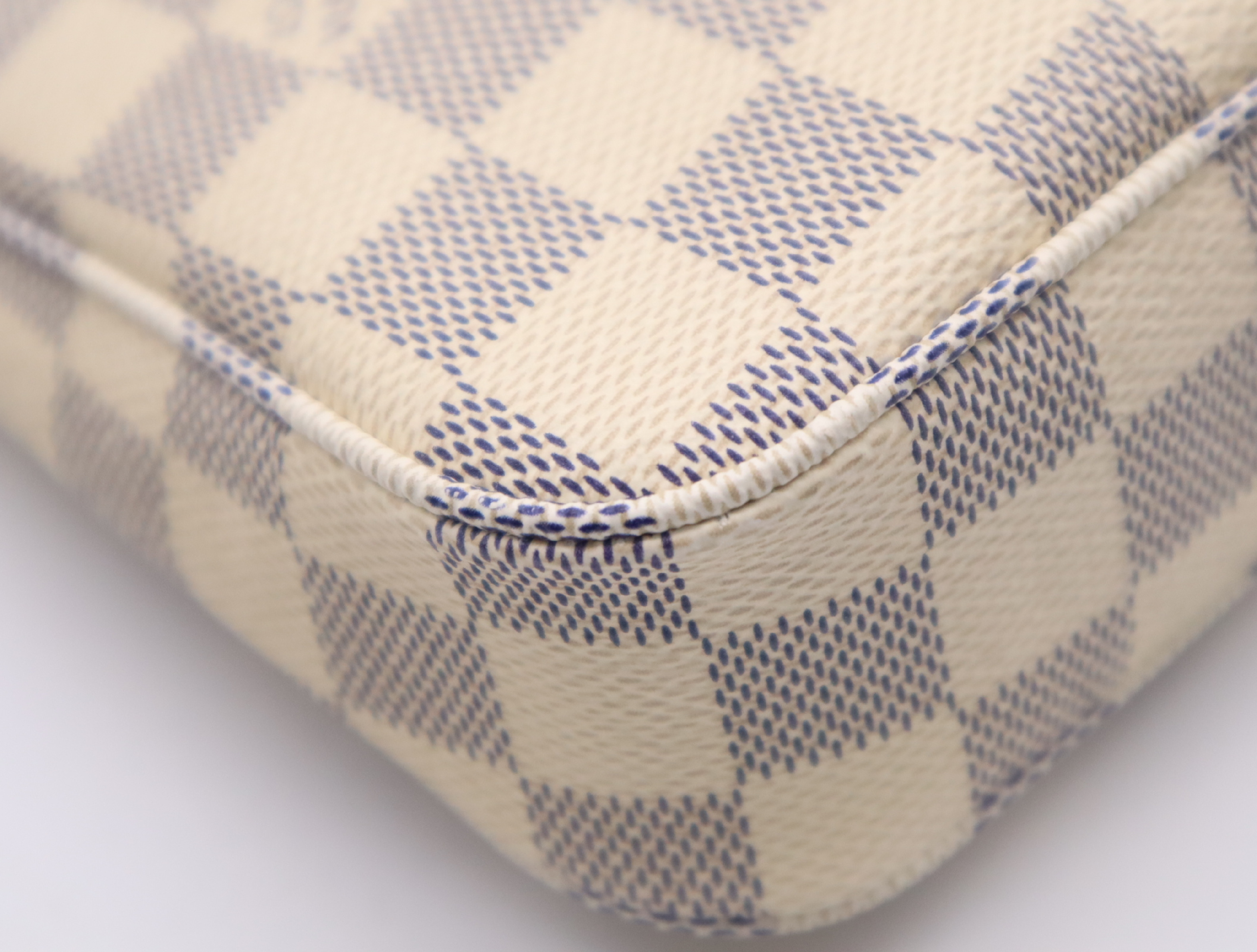 N41207 Azur Pochette Accessoires New Model Pouch — view 6