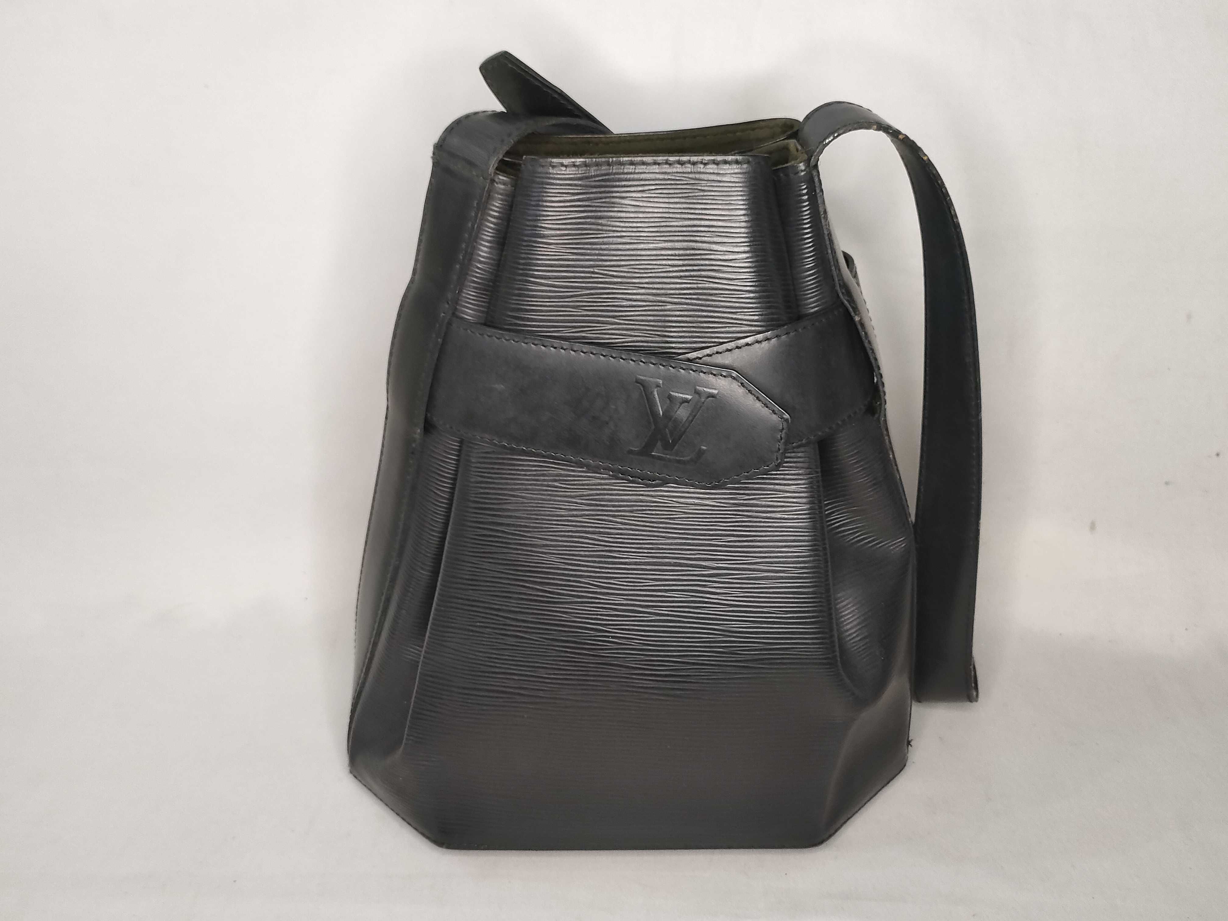 Epi Louis Vuitton Epi Sac Depaule Noir Shoulder Bag
