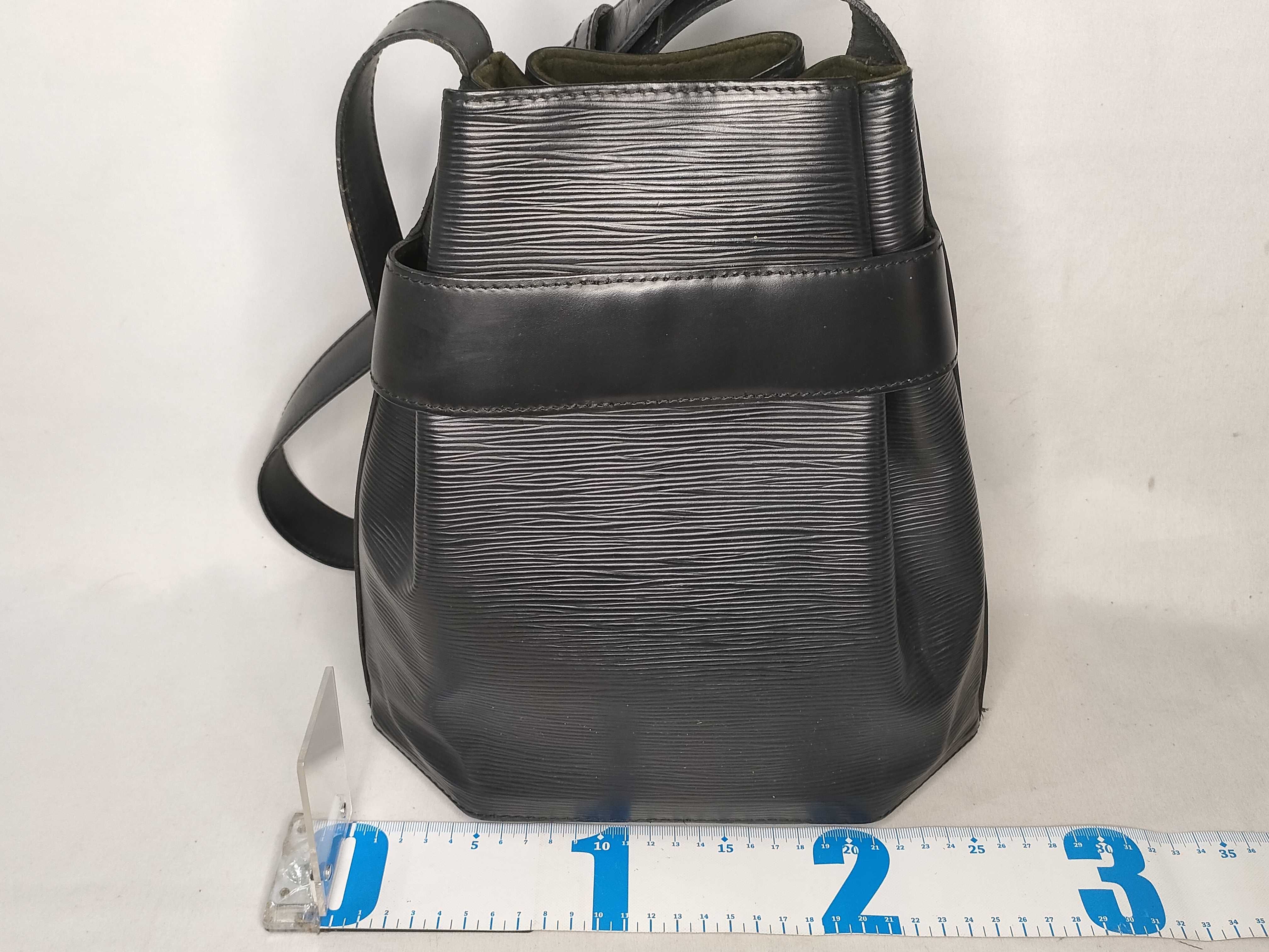 Epi Louis Vuitton Epi Sac Depaule Noir Shoulder Bag — view 2