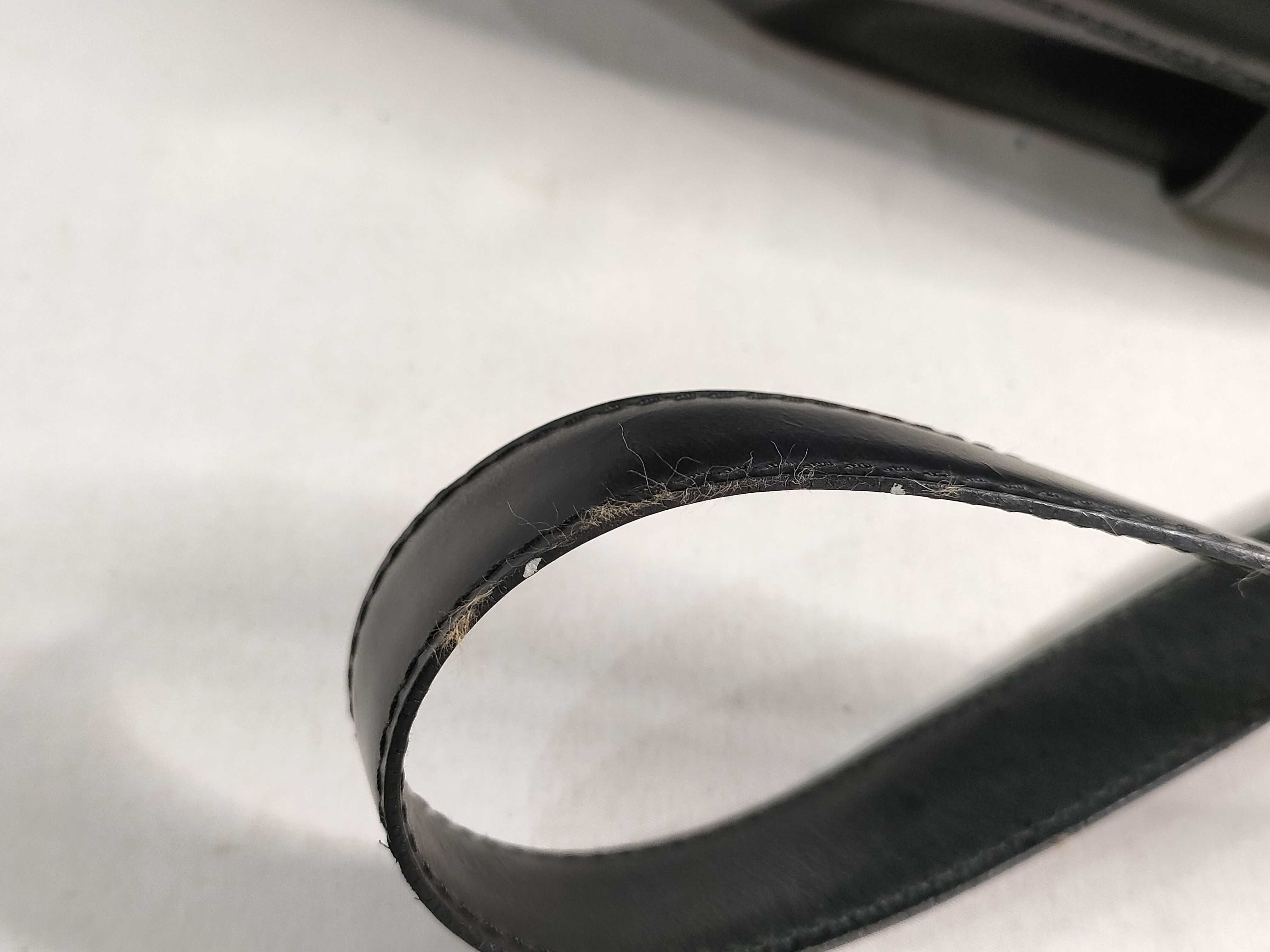 Epi Louis Vuitton Epi Sac Depaule Noir Shoulder Bag — view 4