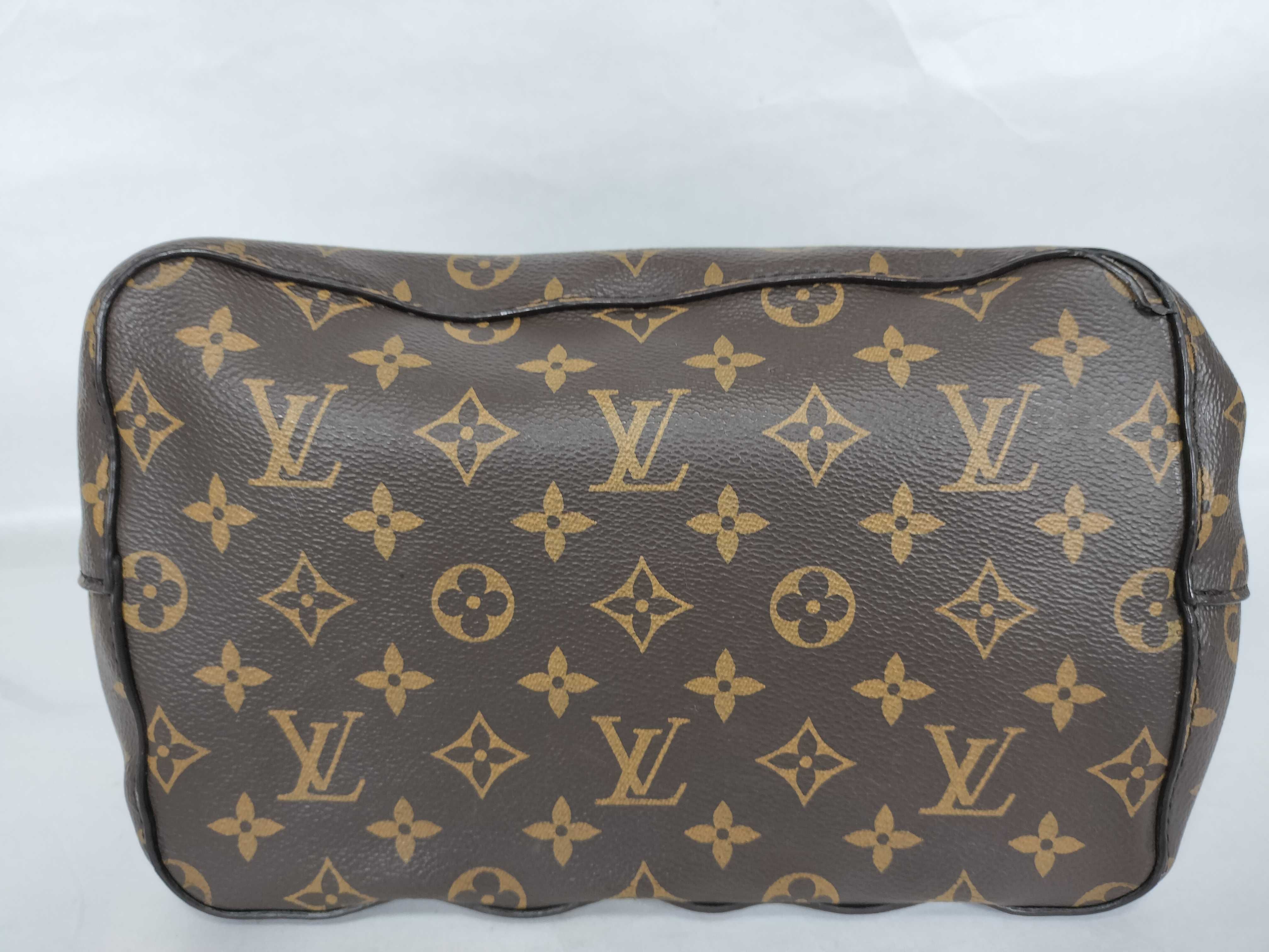 Monogram NeoNoe Black Monogram IC Shoulder Bag — view 7