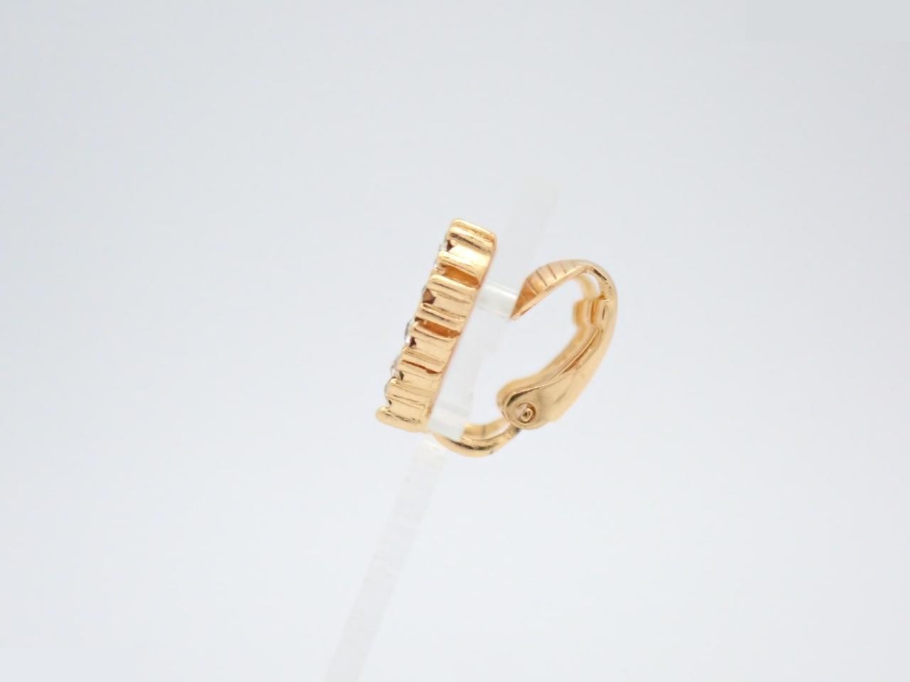 Gold earrings — view 3