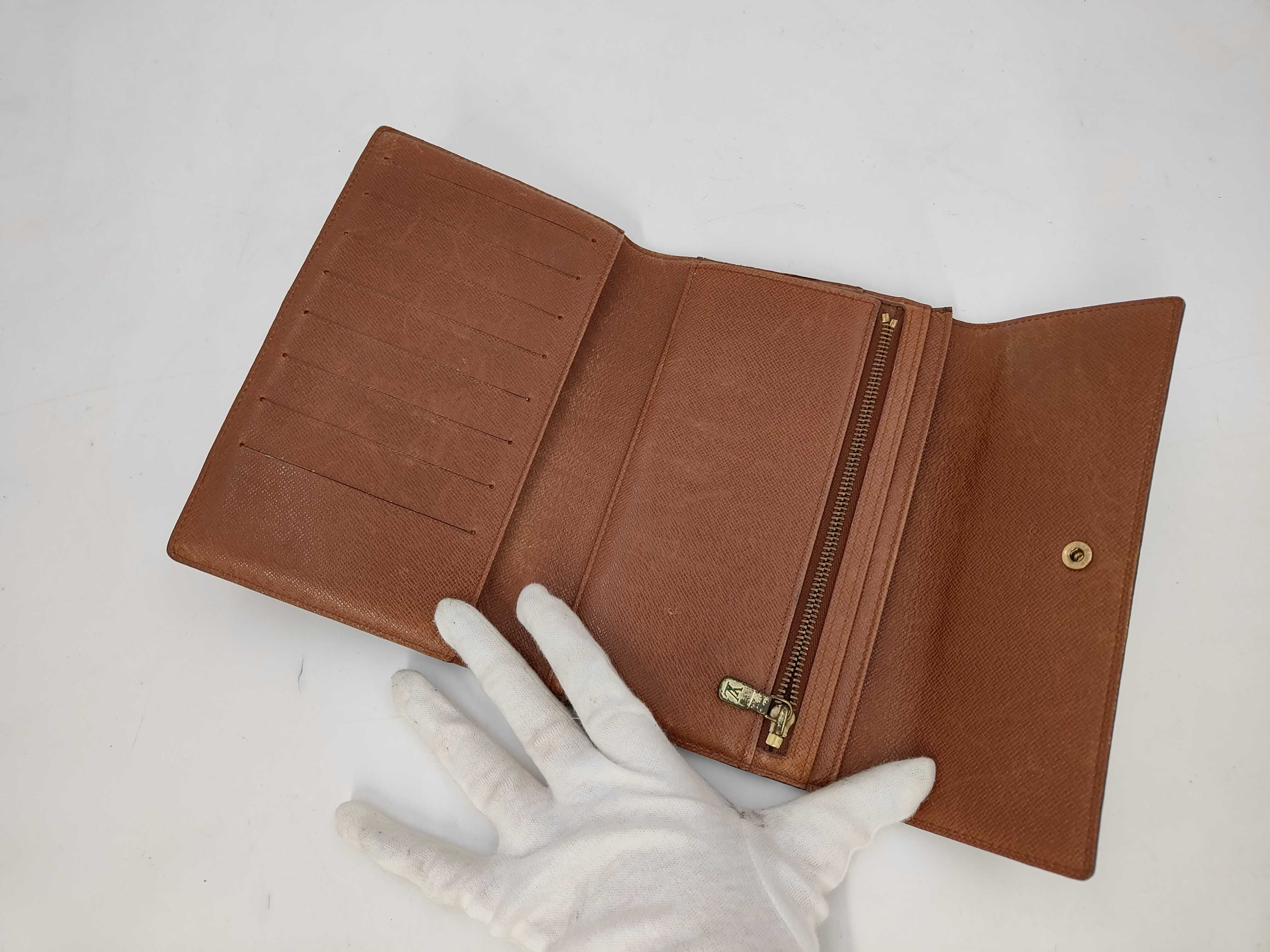 wallet — view 5
