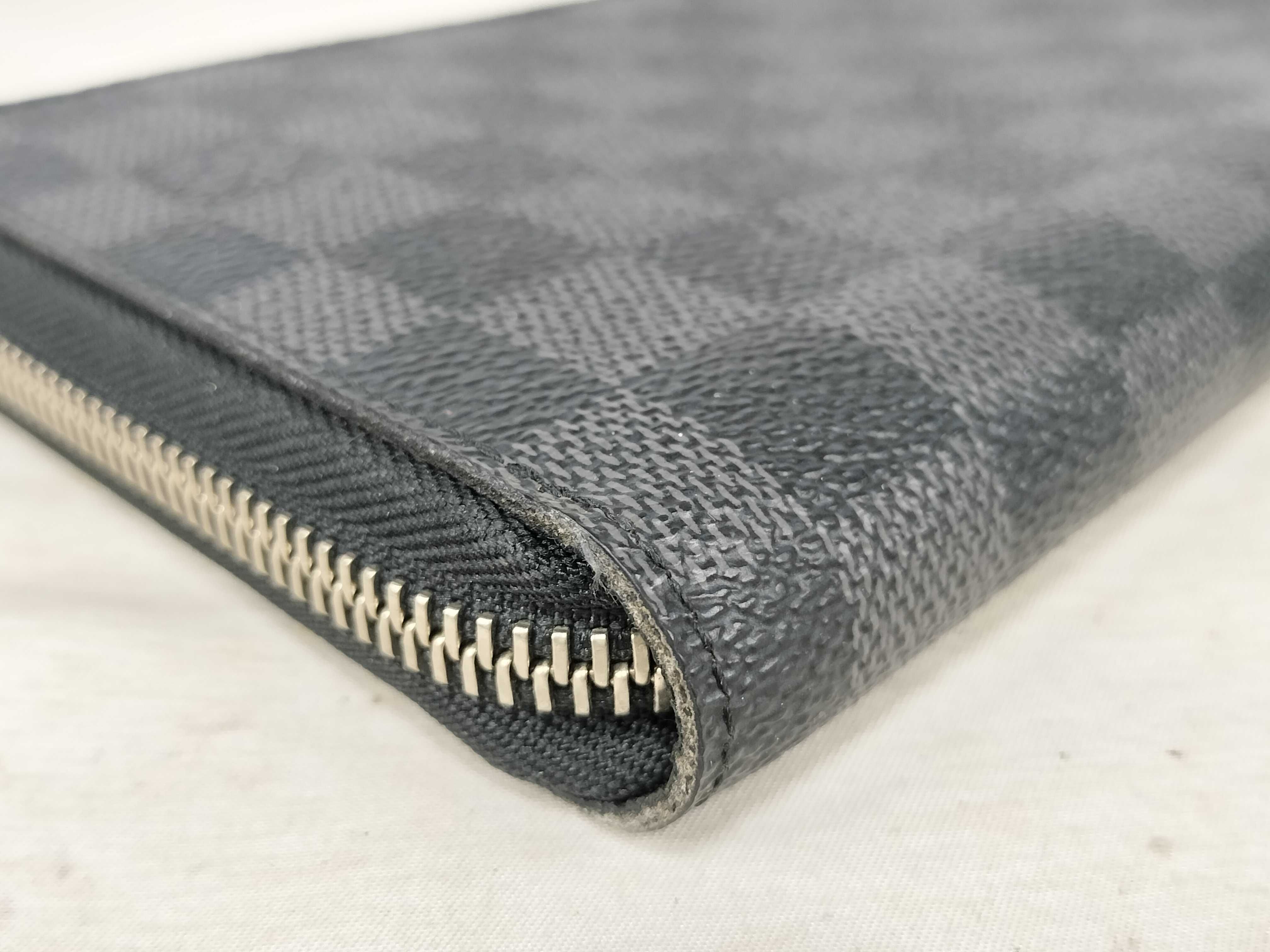 Damier Graphite Zippy Organizer Round Zipper Long Wallet — view 4