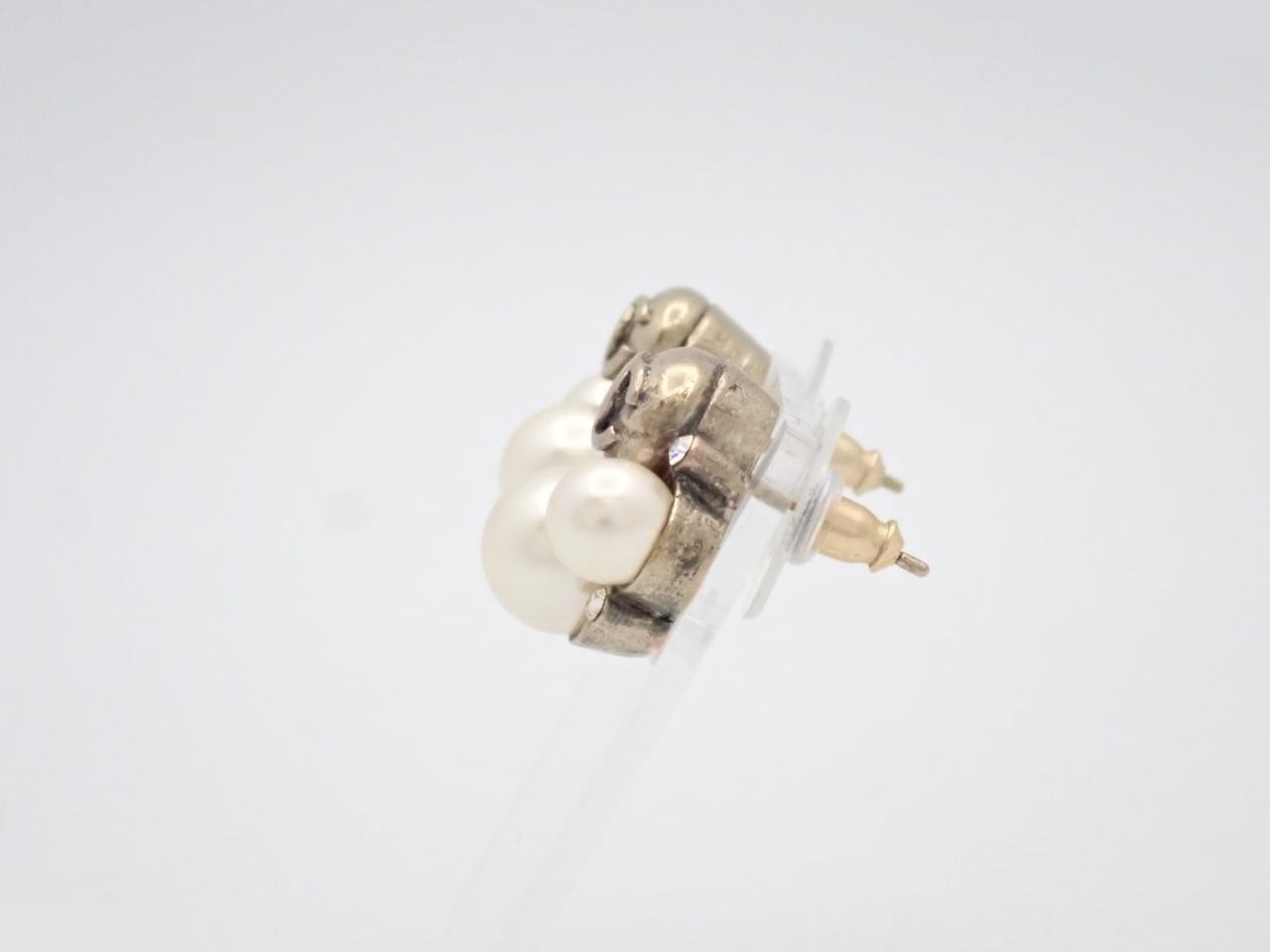 earrings, model 04A, Coco Mark, pearl, stone, 1.5cm height, gunmetal. — view 3