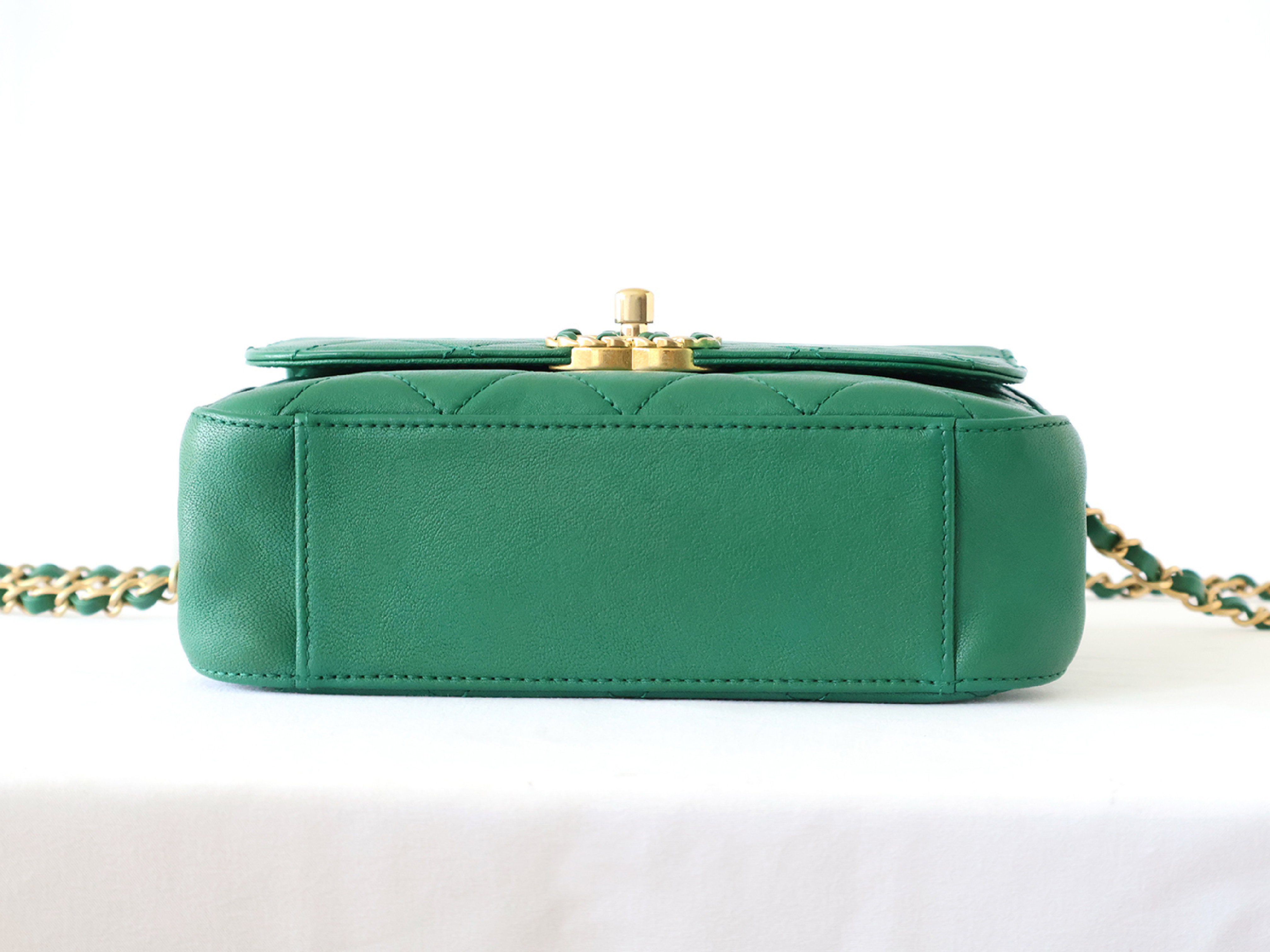 Matelassé Lambskin 2-Way Chain Shoulder Bag (with original seal, serial number 28) - Green — view 5