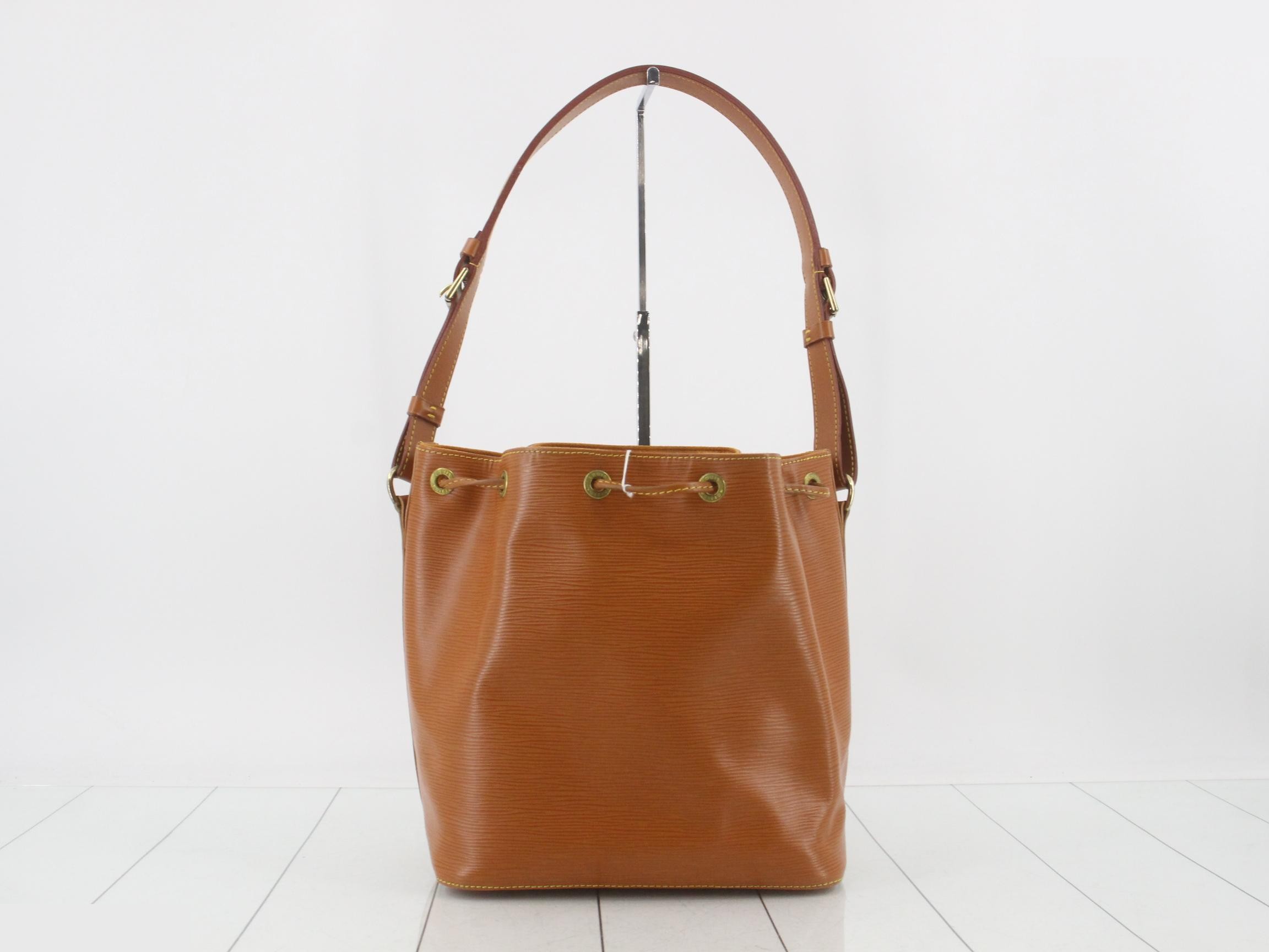 Epi Petit Noé Shoulder Bag — view 2