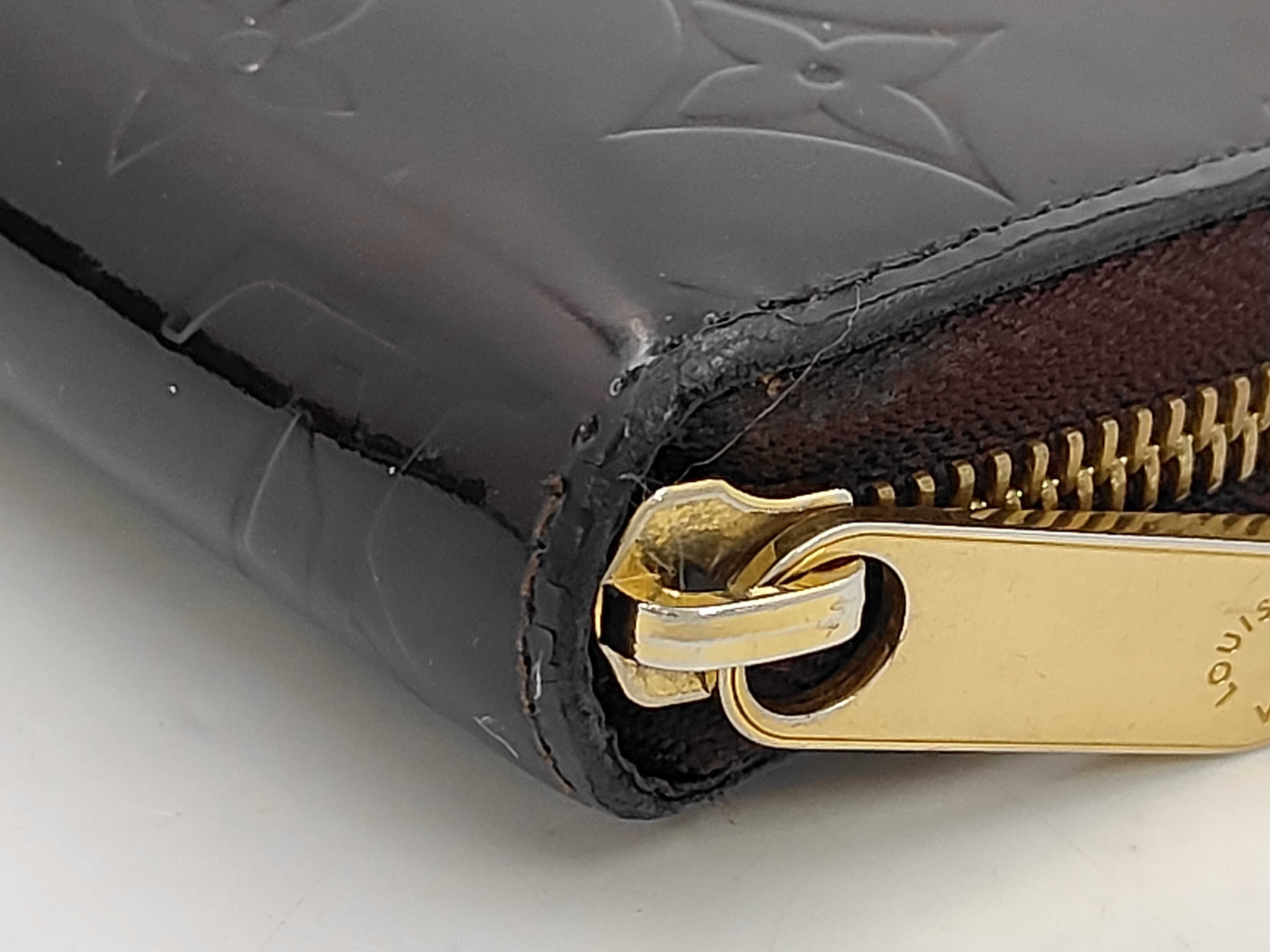 Vernis Amarante Zippy Wallet — view 3