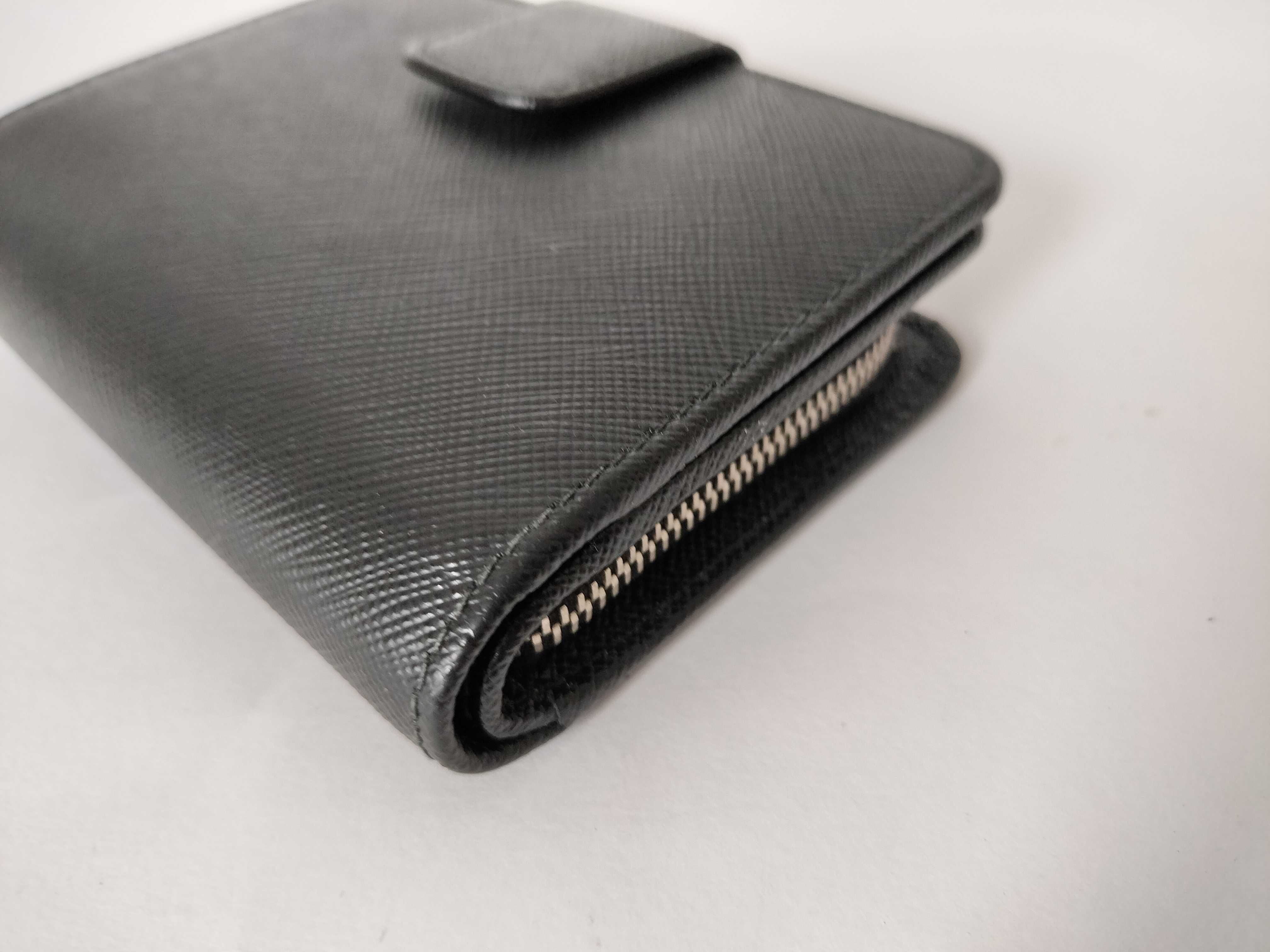 [20% UP] Saffiano Triangle Wallet — view 3