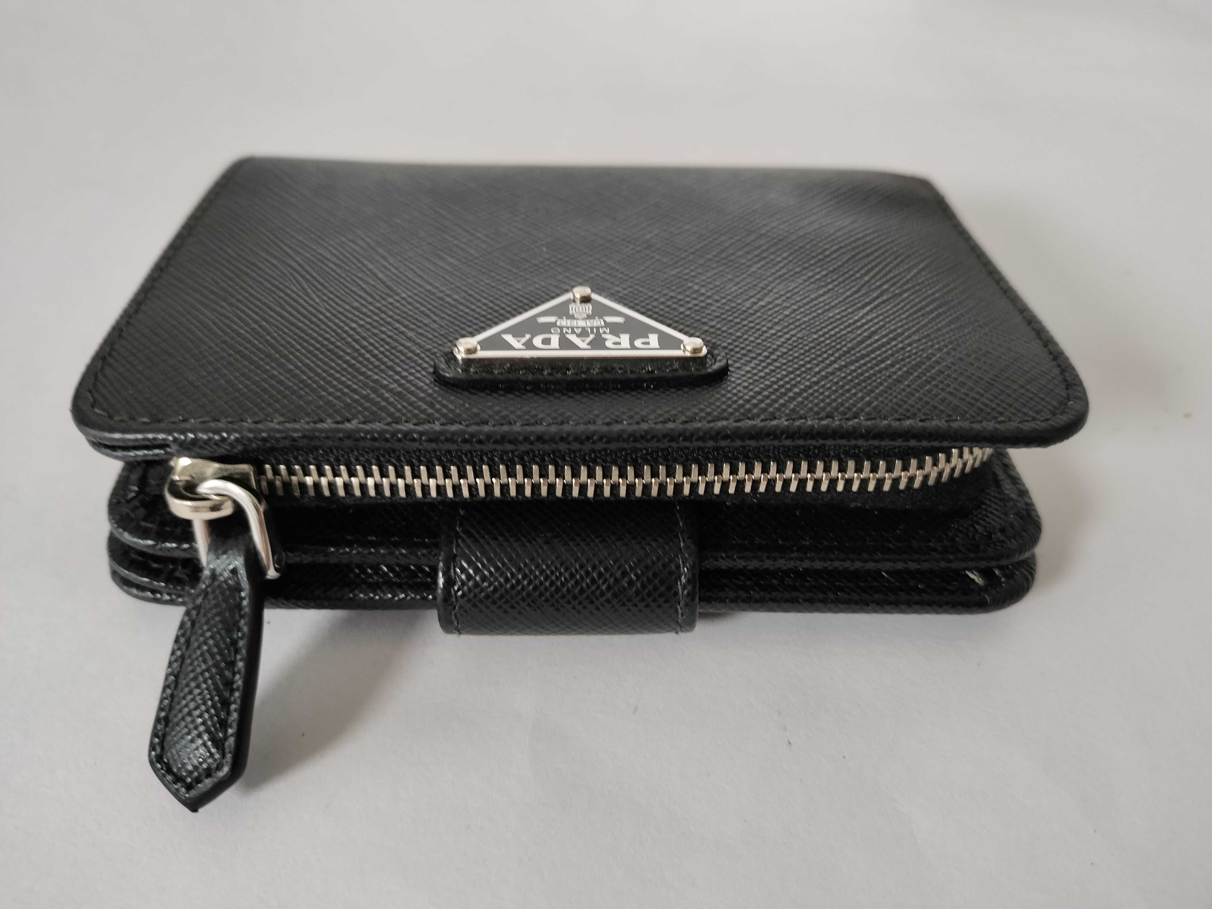 [20% UP] Saffiano Triangle Wallet — view 5