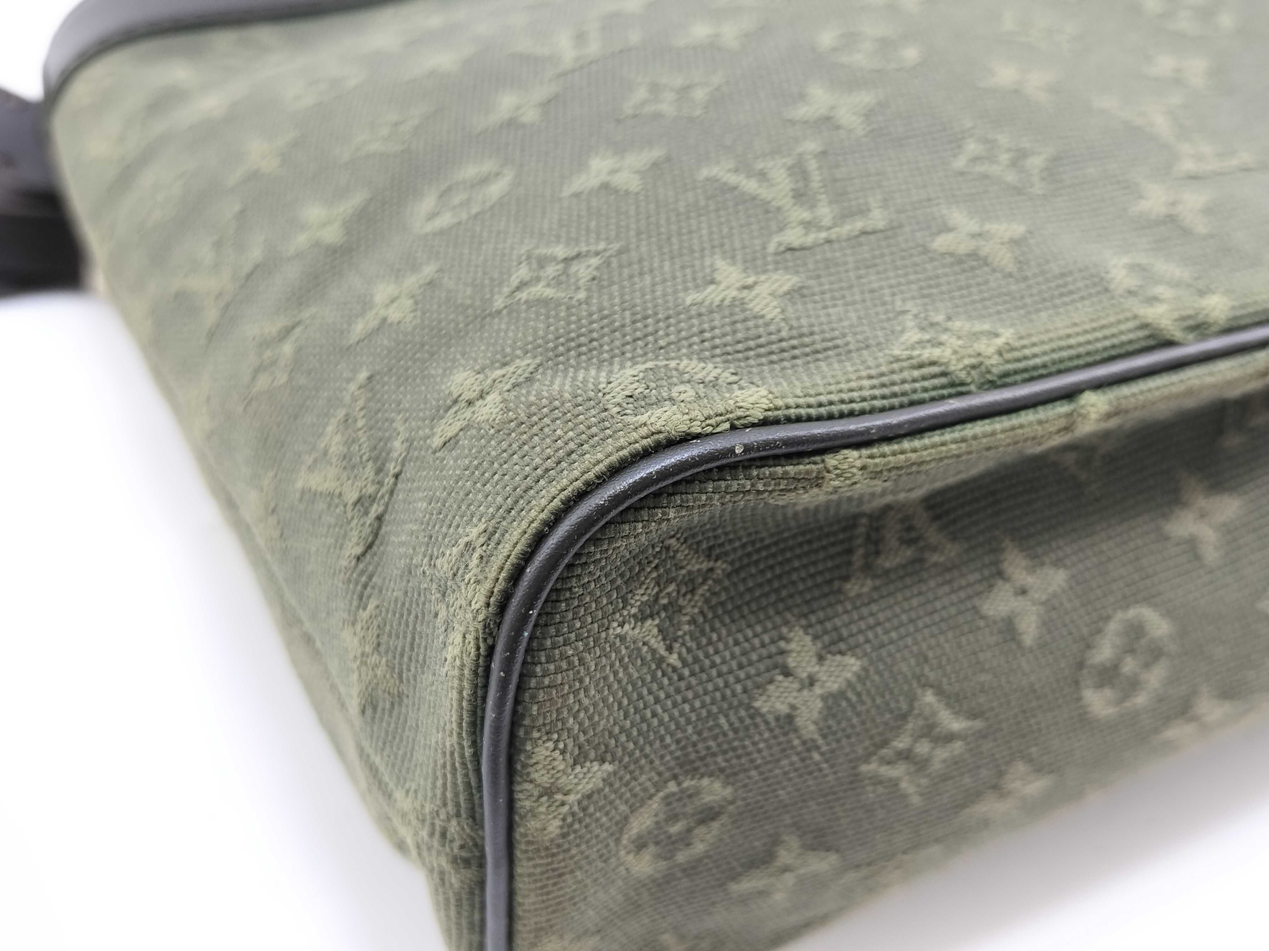 Monogram Mini Louis Vuitton Mini Lucille M92682 Handbag — view 6