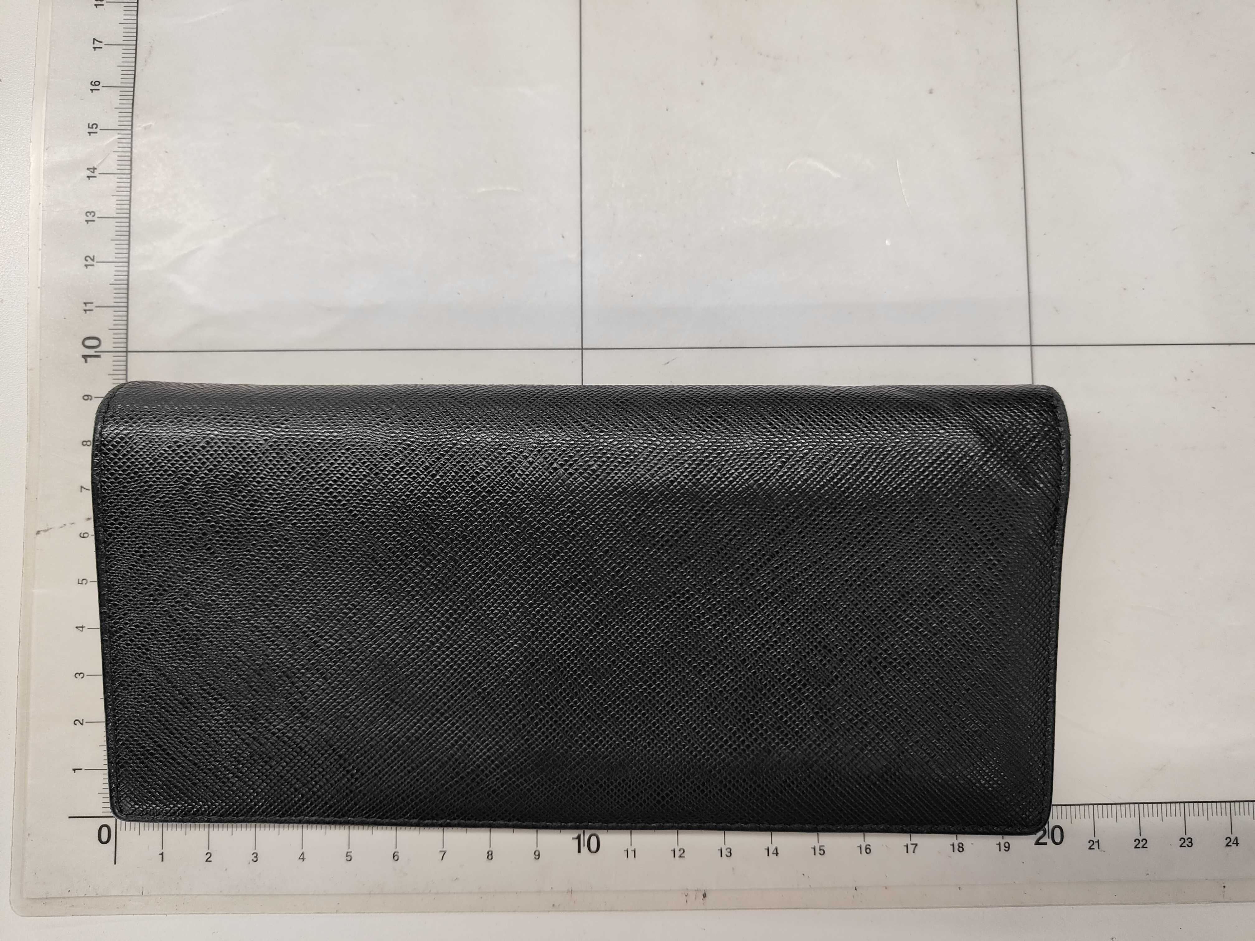 Round Saffiano Black (IY5089) Long Wallet — view 2
