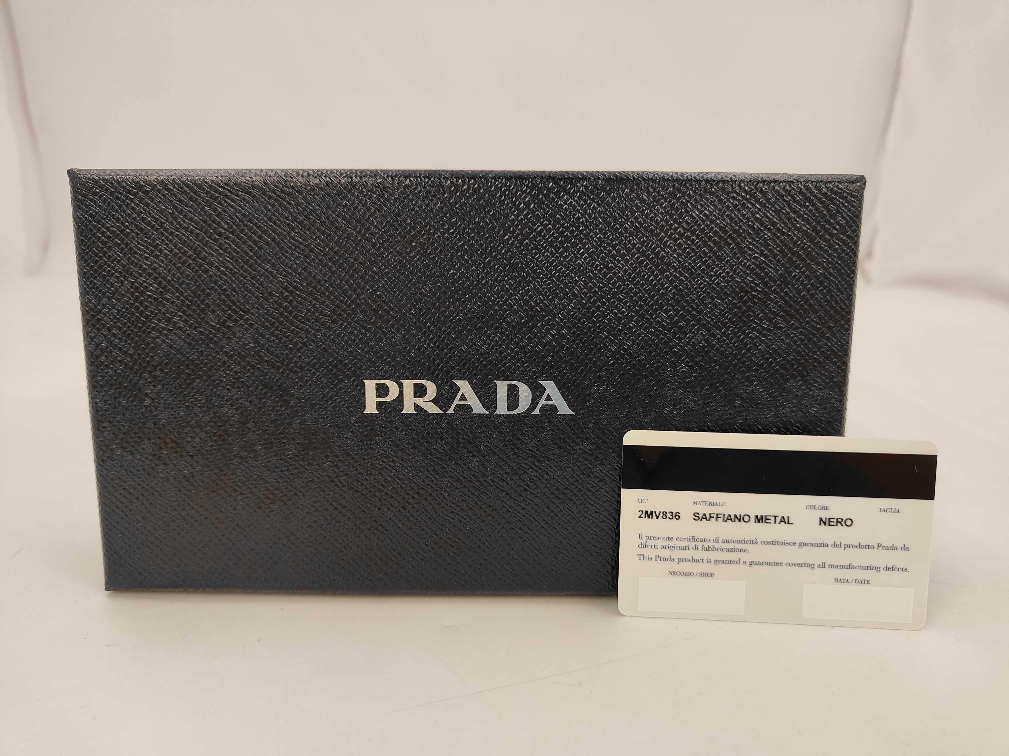 Round Saffiano Black (IY5089) Long Wallet — view 12
