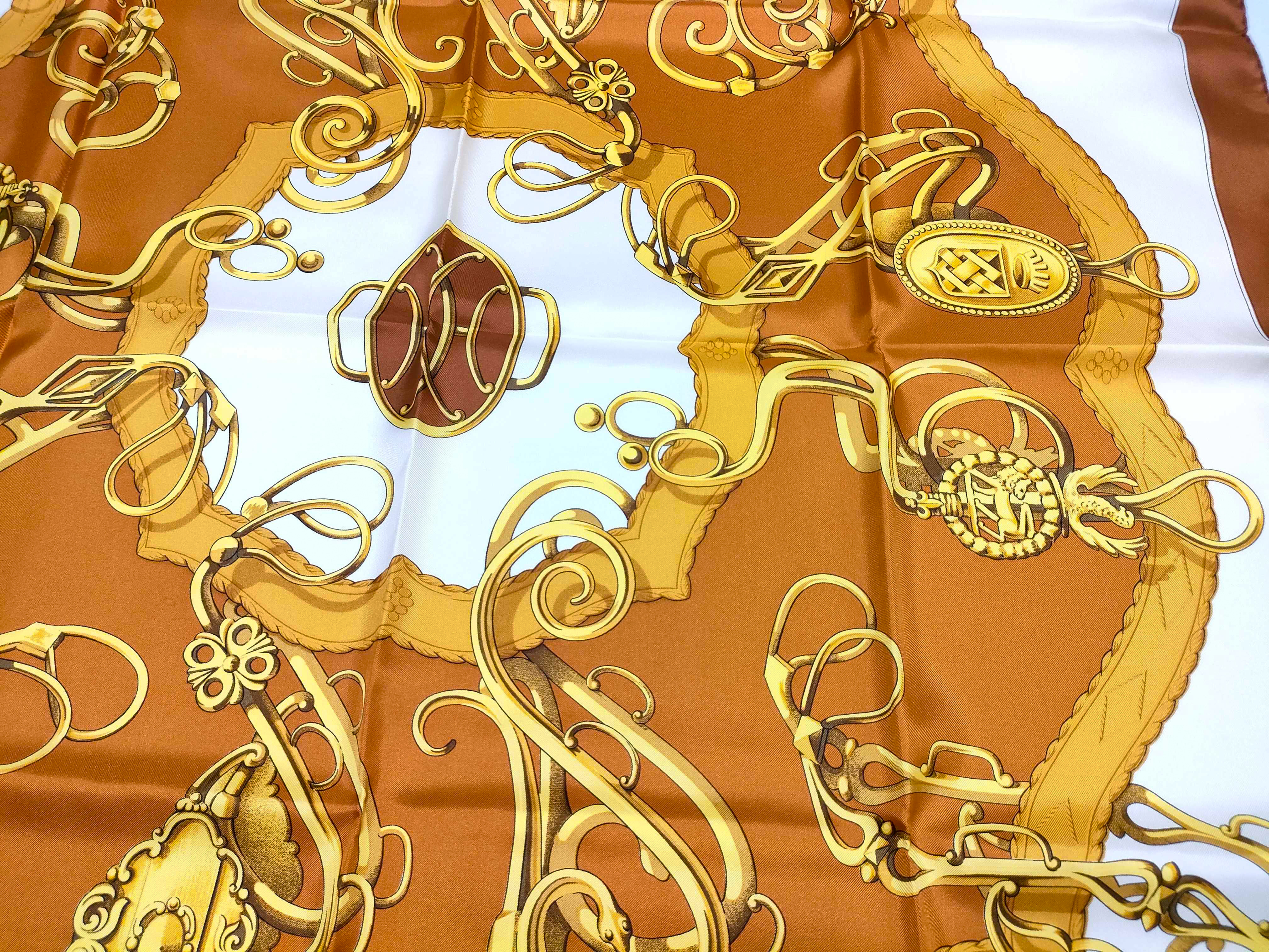 Carre 90 MORS ET GOURMETTES (Henri d'Origny Silk, Brown) - Other Accessories — view 5