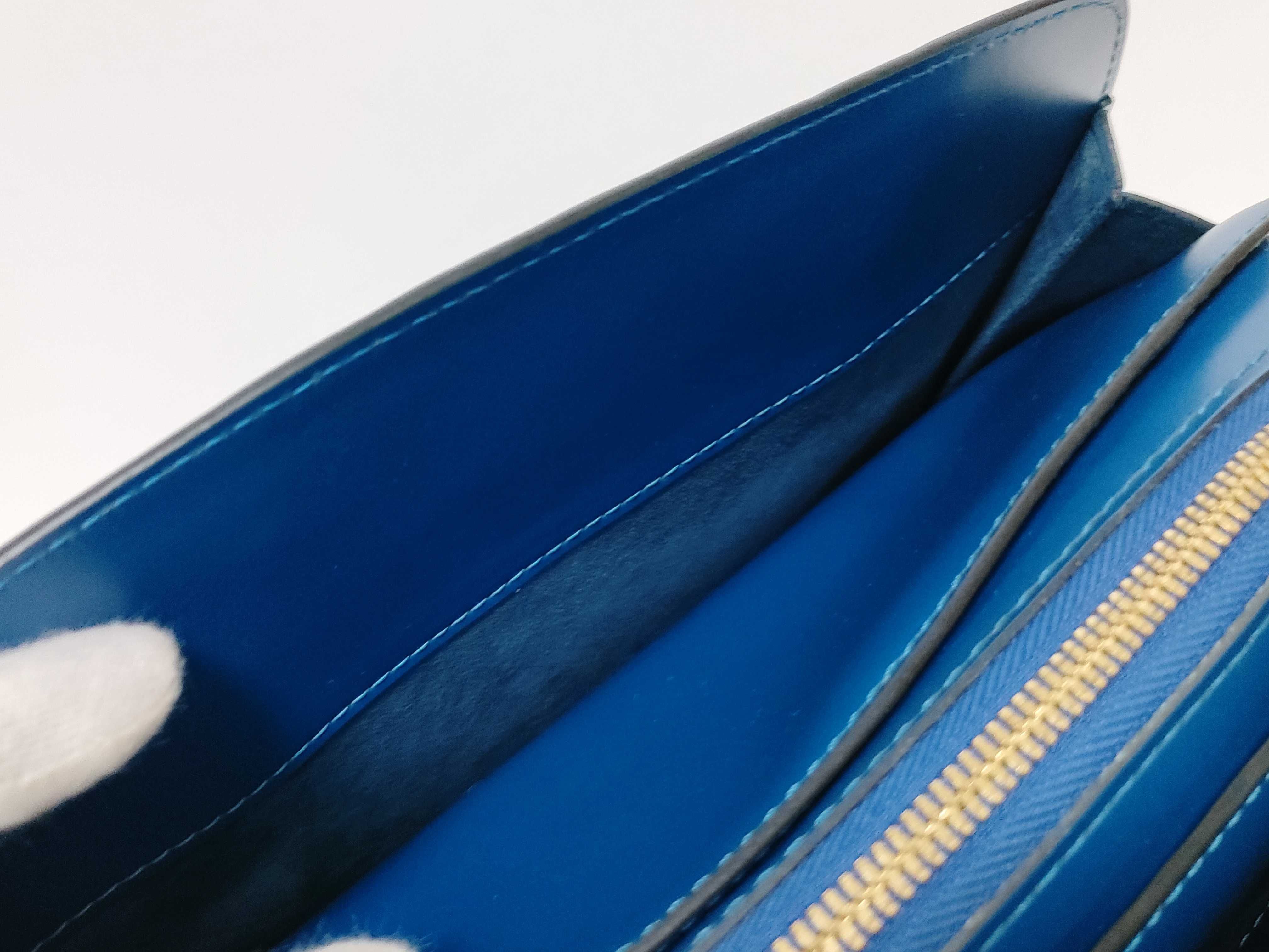Epi LV Epi Pont Neuf Handbag — view 13