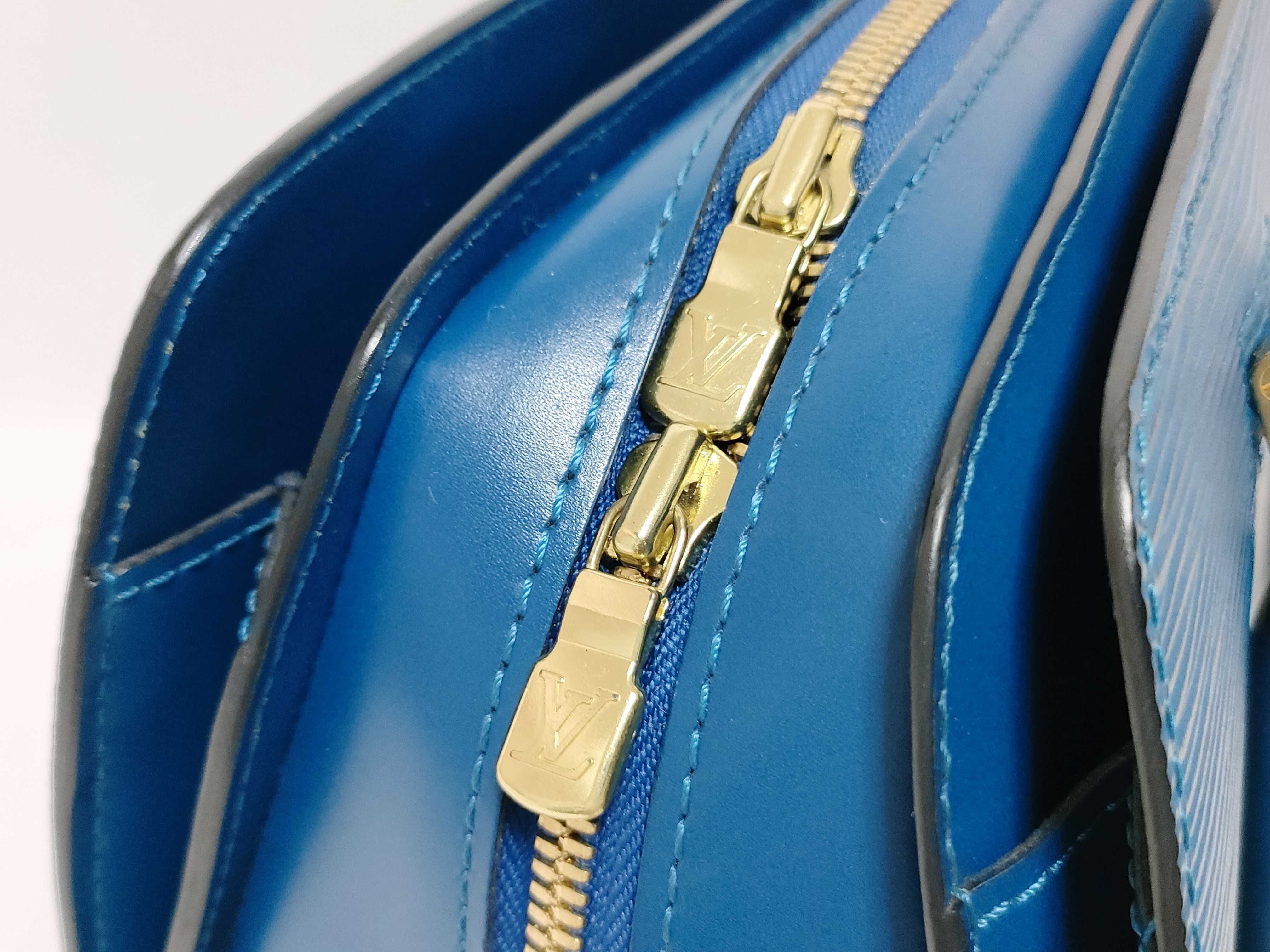Epi LV Epi Pont Neuf Handbag — view 14