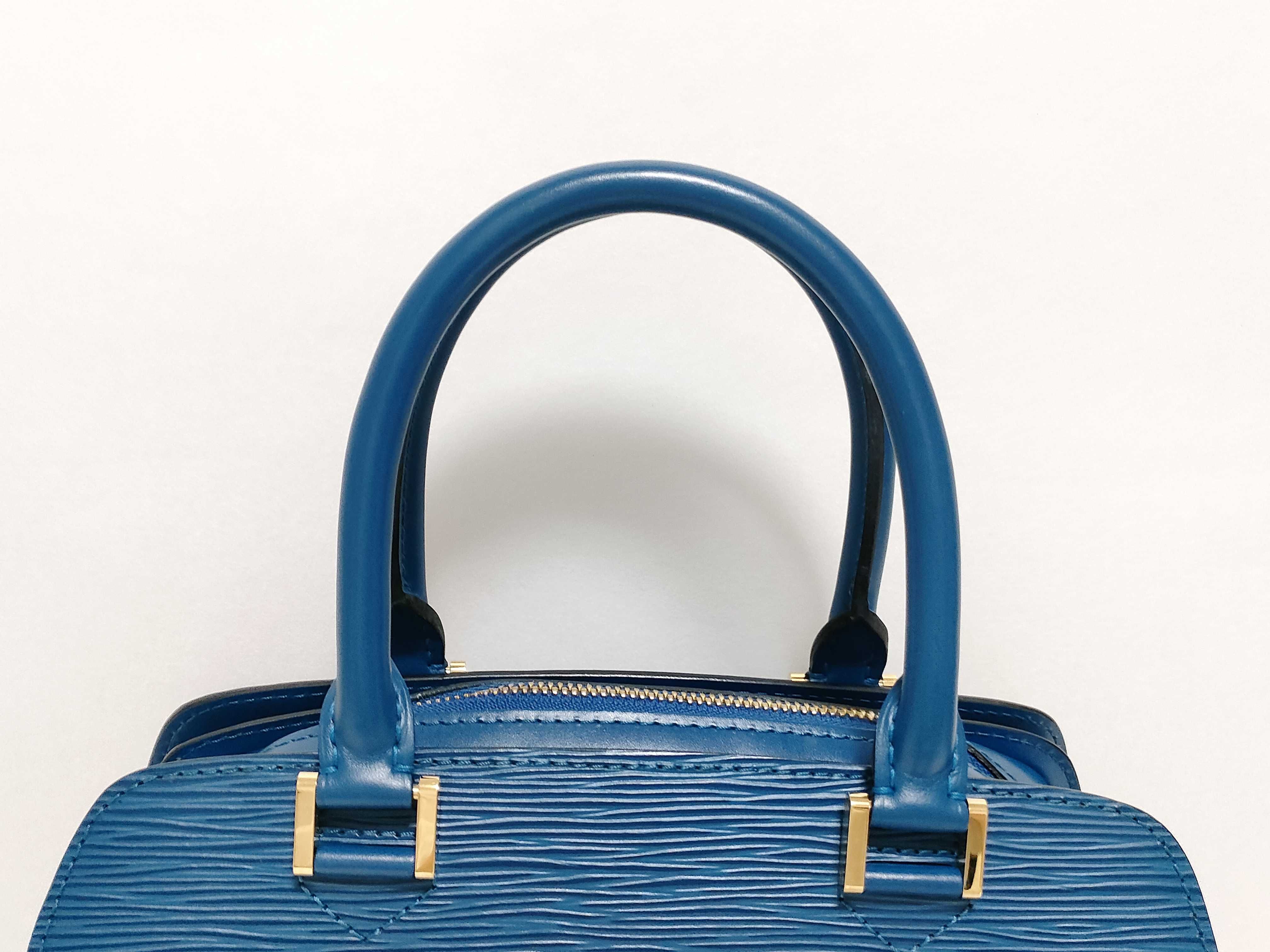 Epi LV Epi Pont Neuf Handbag — view 3