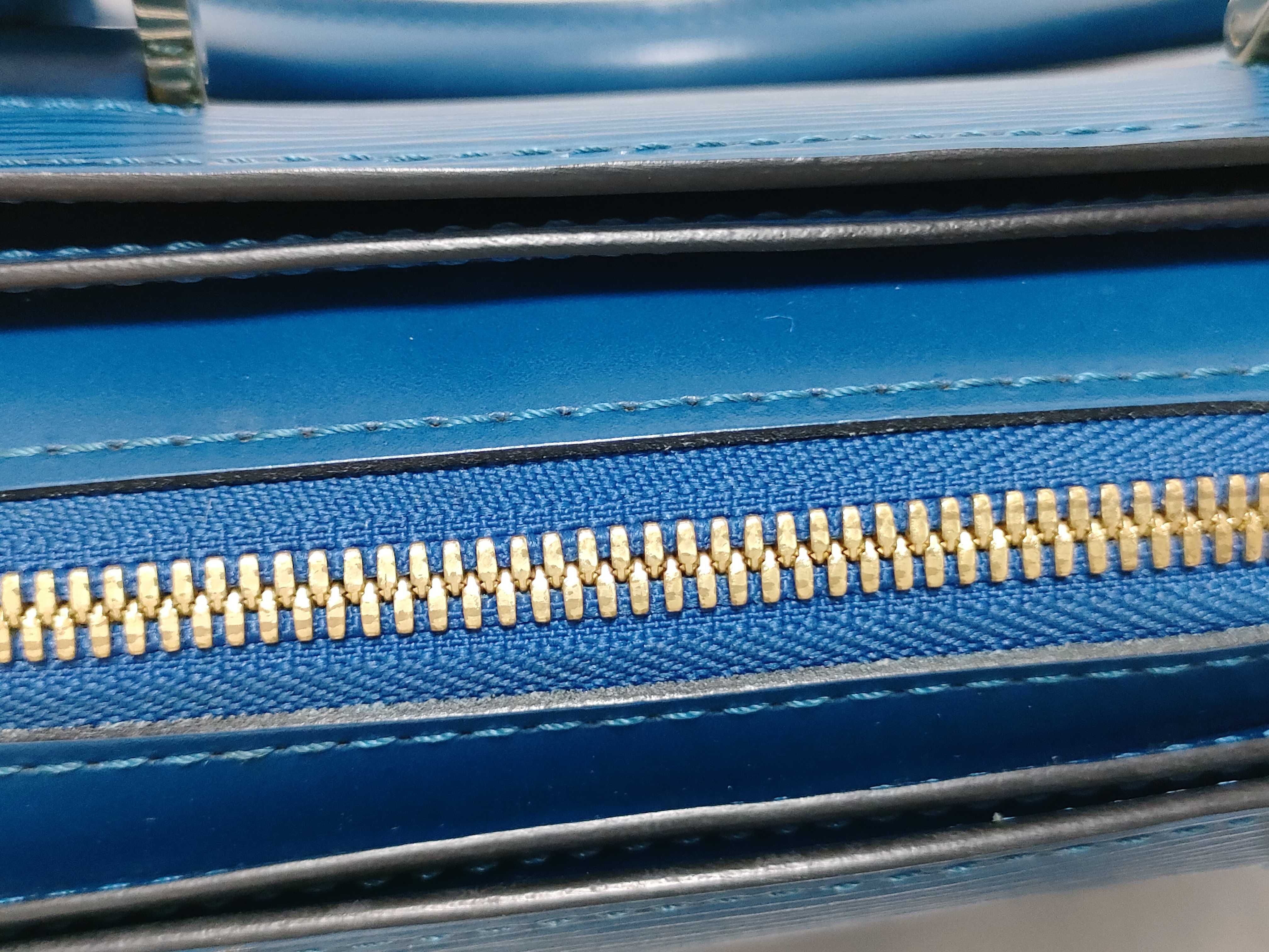 Epi LV Epi Pont Neuf Handbag — view 6