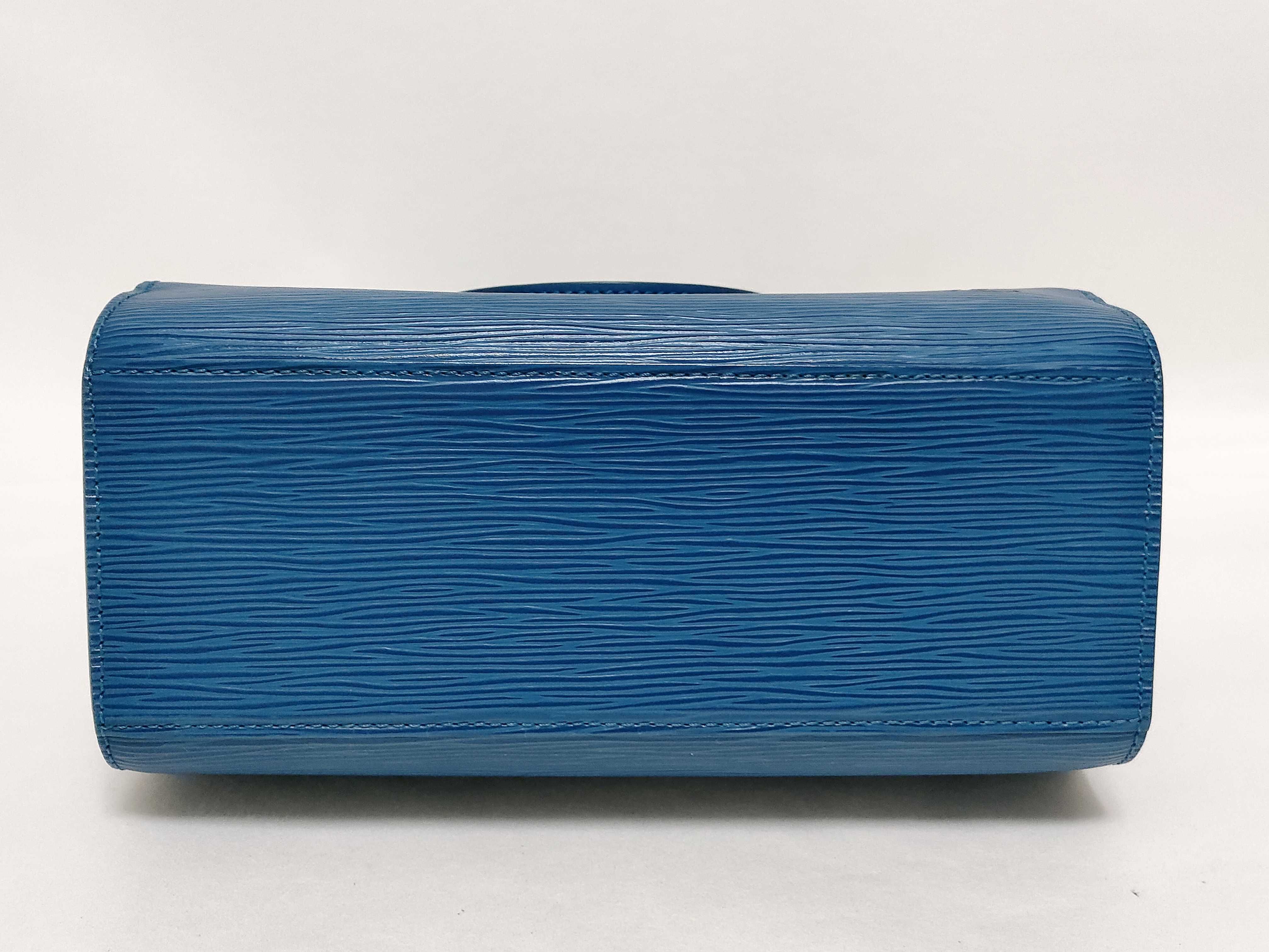 Epi LV Epi Pont Neuf Handbag — view 8