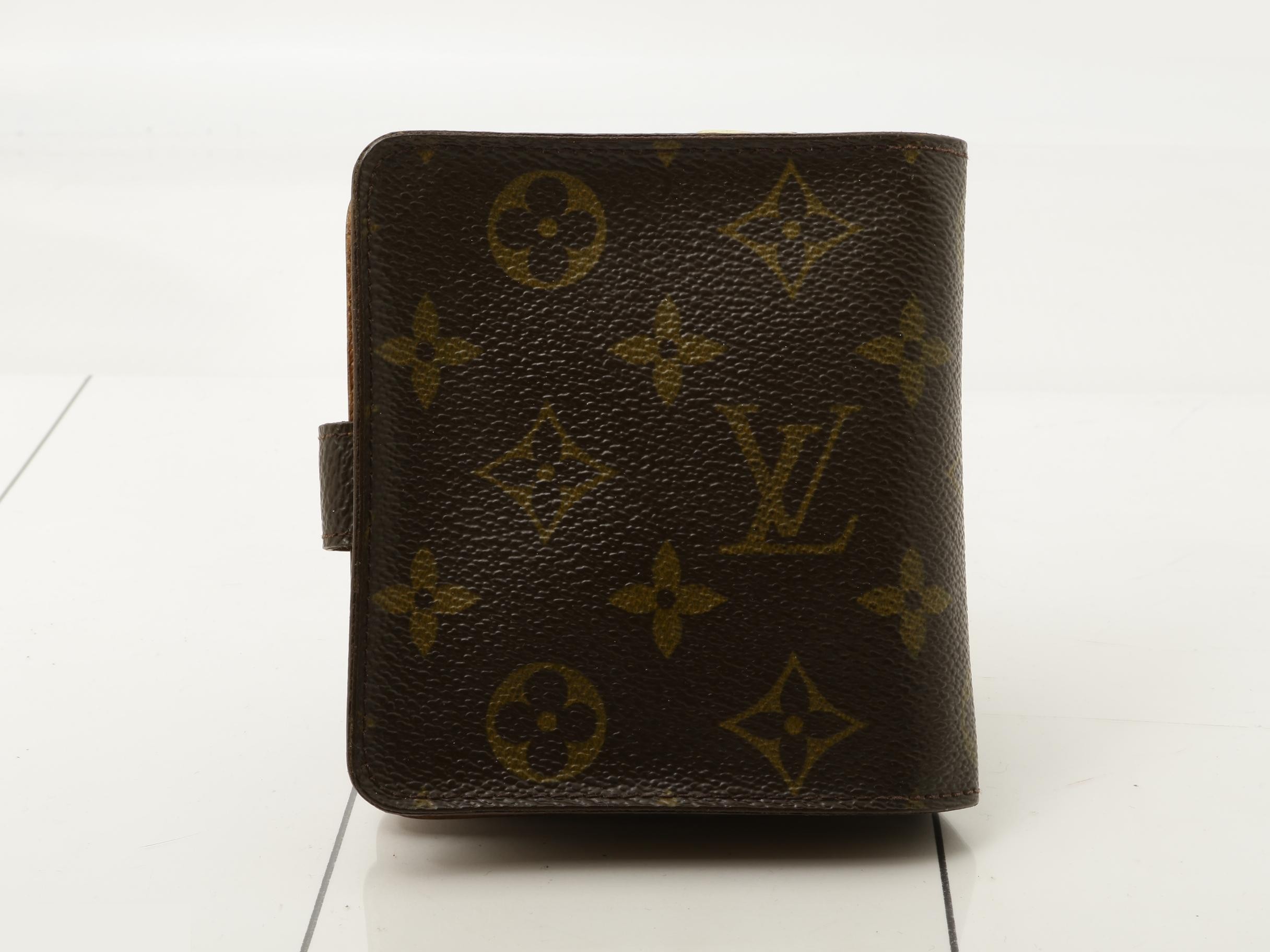 Compact Zip Bi-fold Wallet — view 2