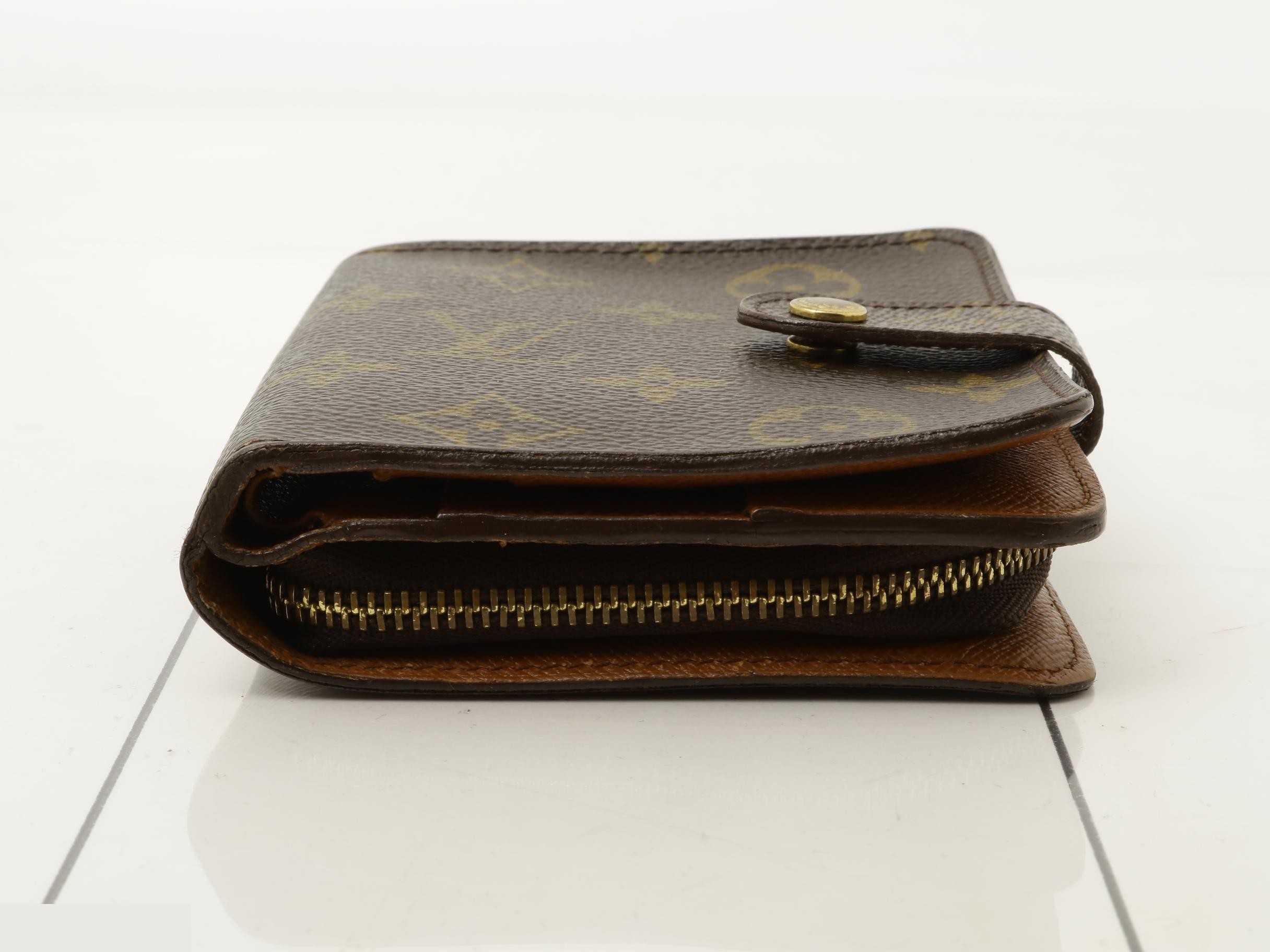 Compact Zip Bi-fold Wallet — view 3