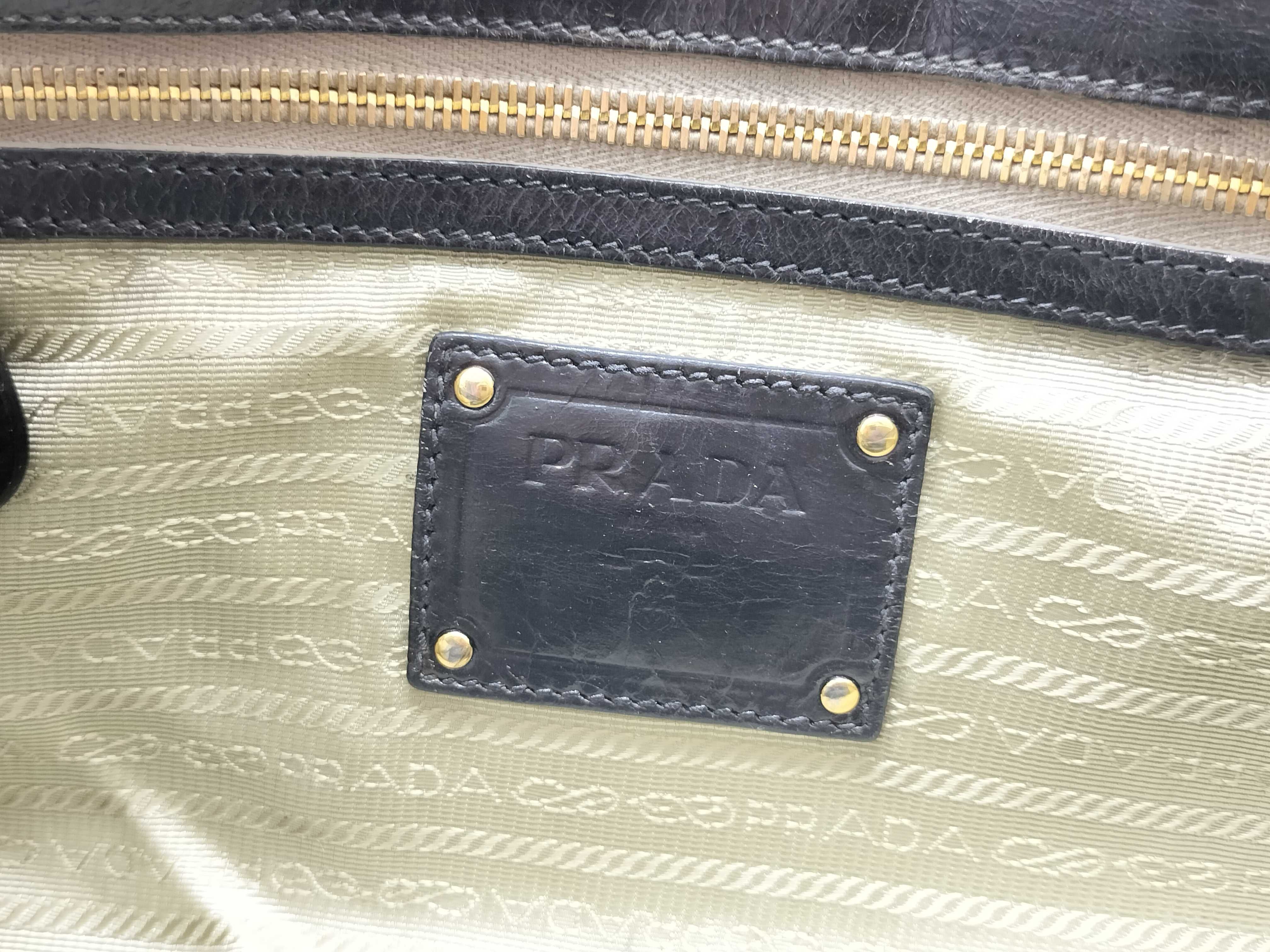 2-way handbag, leather, triangular plate handbag — view 15
