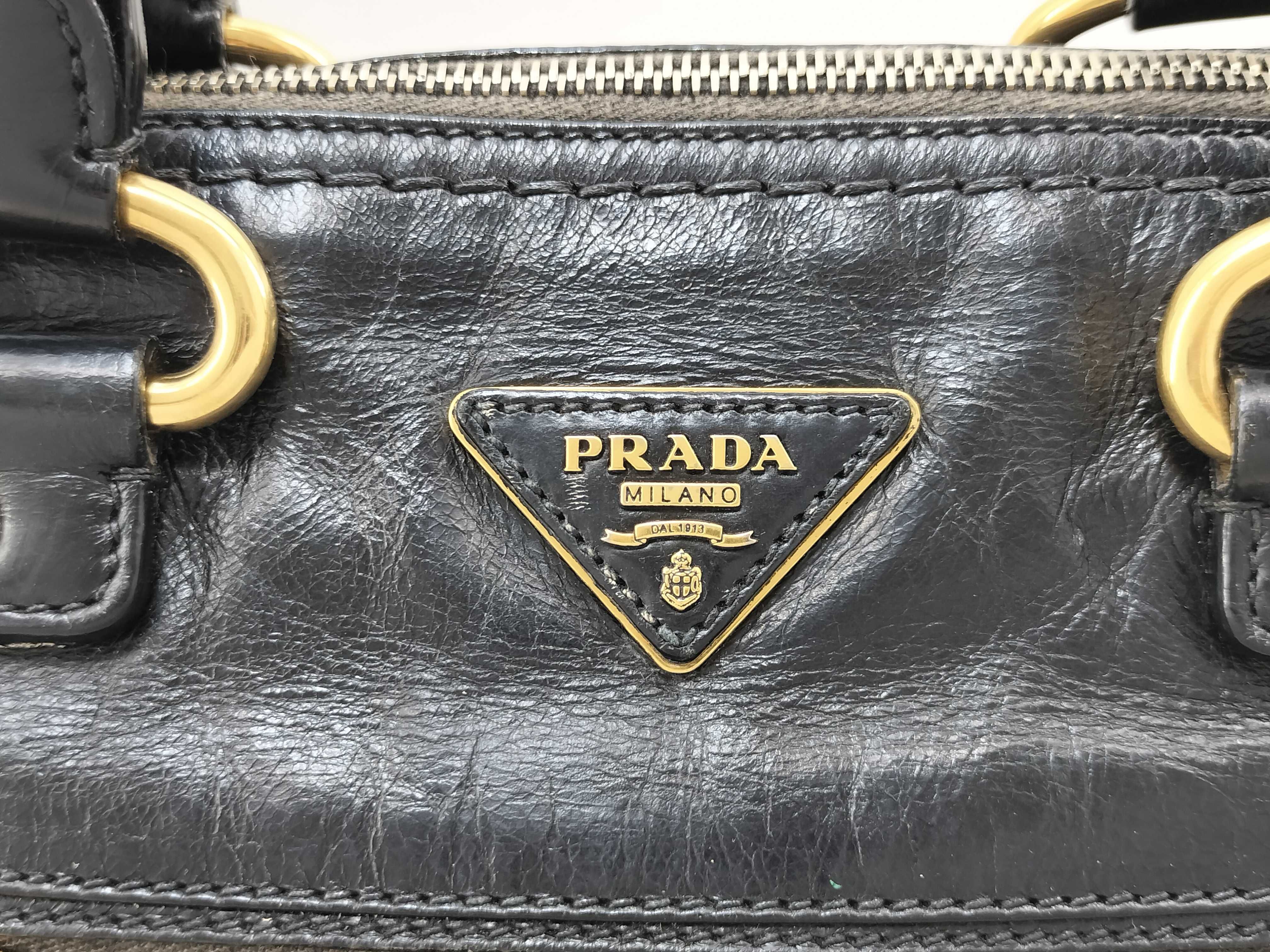 2-way handbag, leather, triangular plate handbag — view 5
