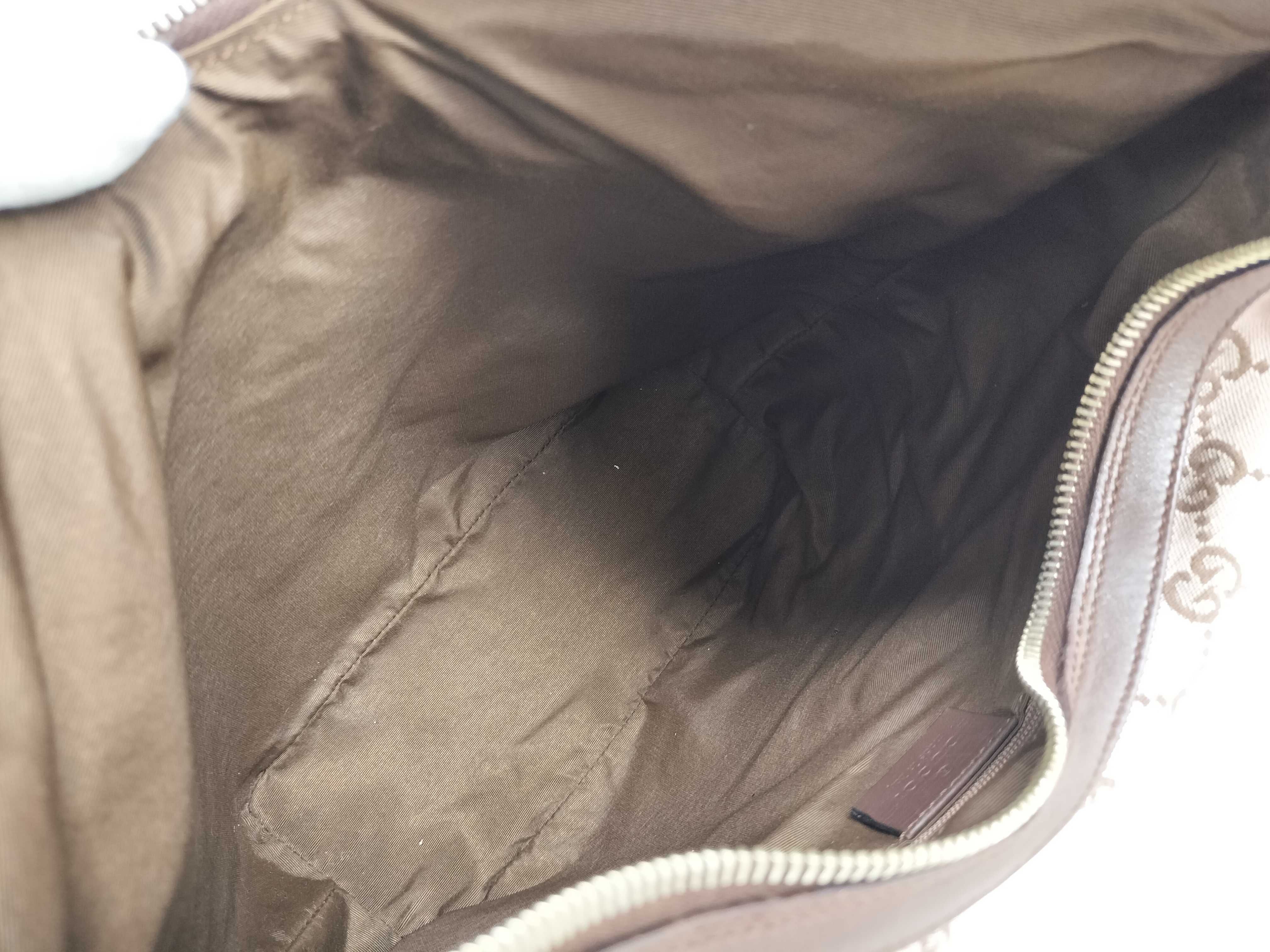 GG Canvas One-Shoulder Bag — view 10