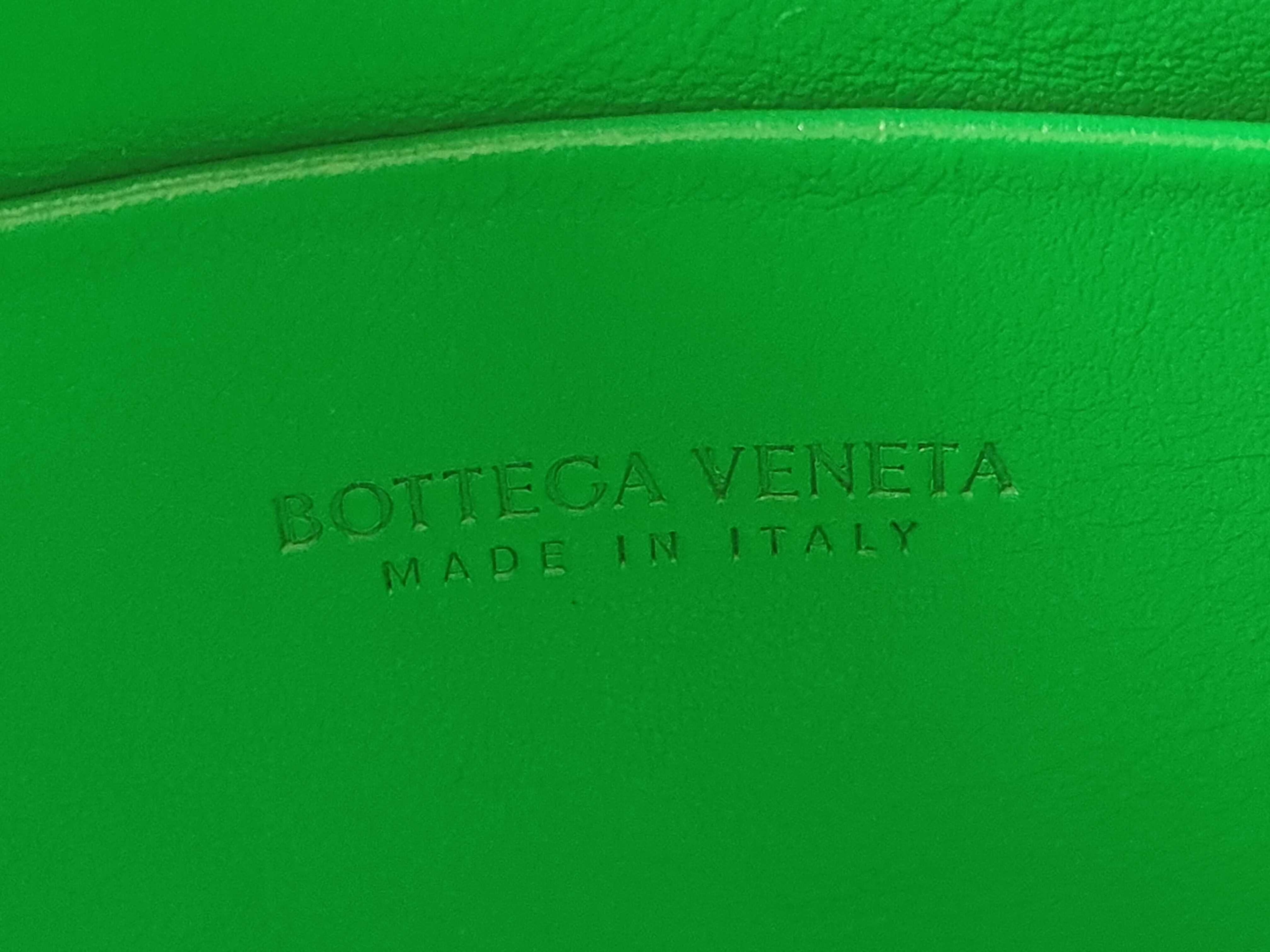 Intrecciato Mini Loop Leather Shoulder Bag Green Pouch — view 13