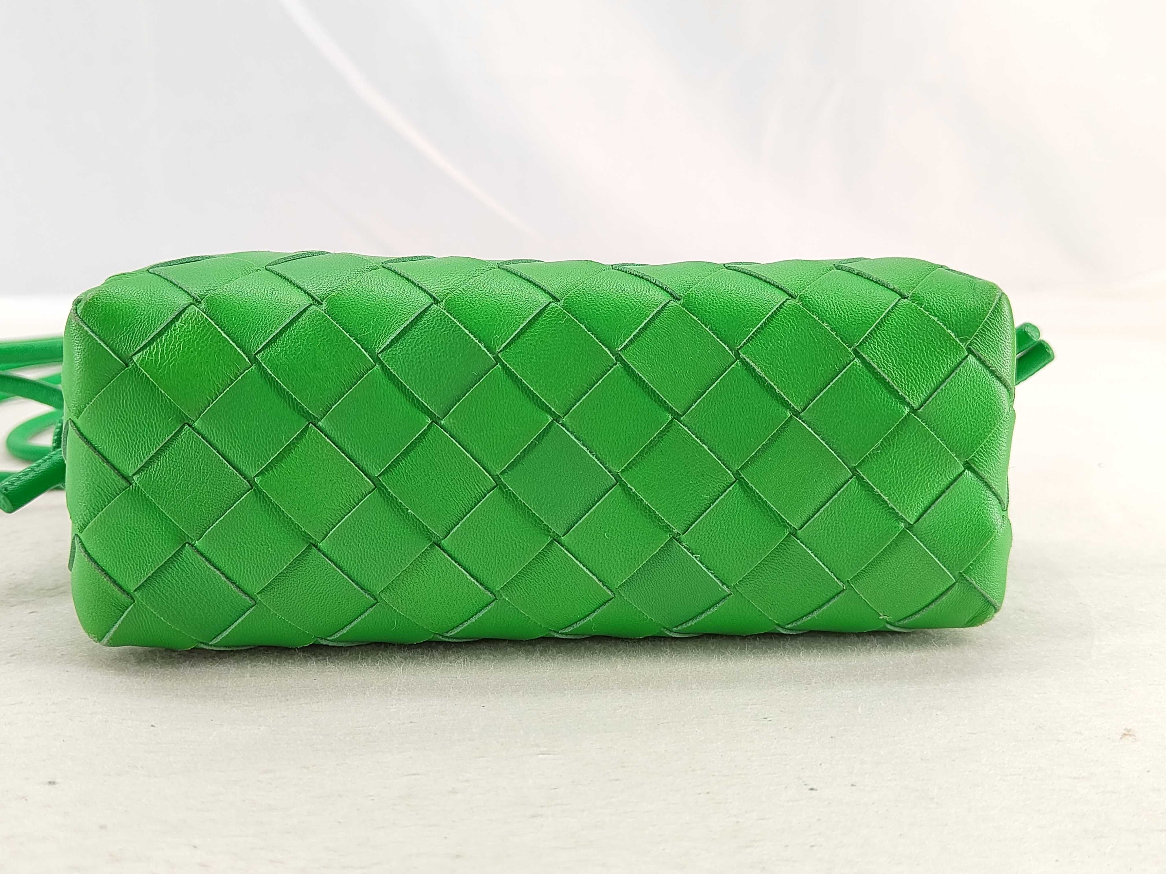 Intrecciato Mini Loop Leather Shoulder Bag Green Pouch — view 10