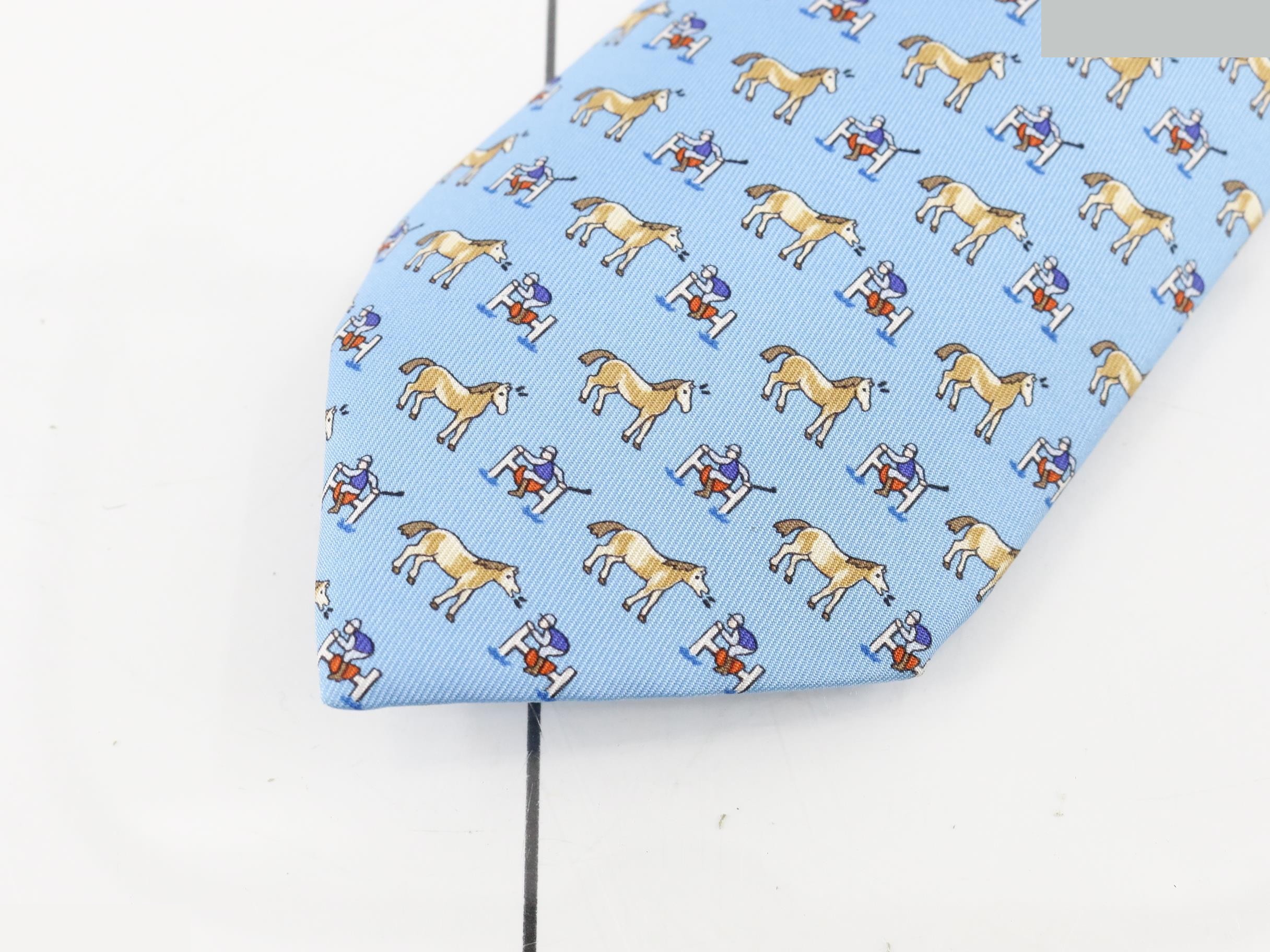 necktie, horse, jockey — view 3