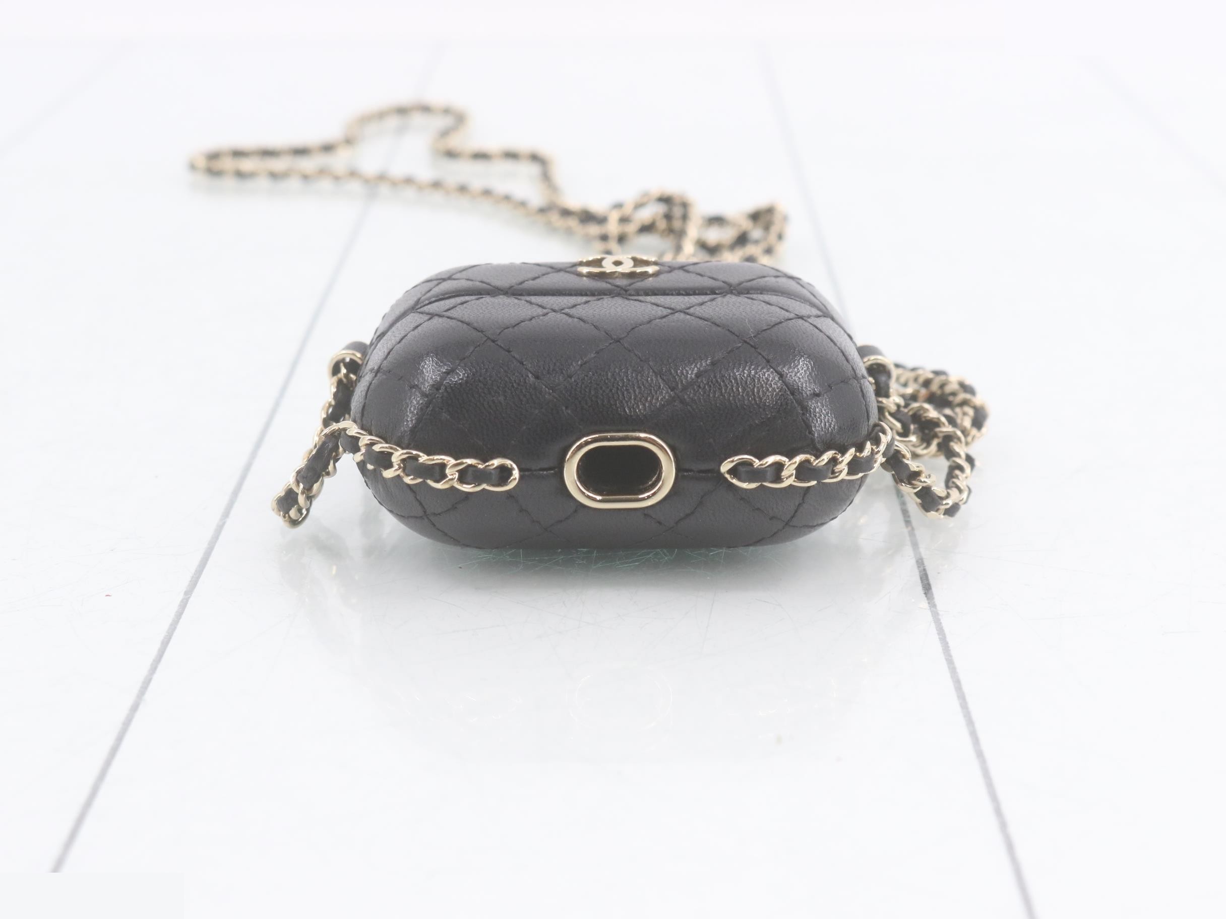 Matelassé AirPods Case, Leather — view 3