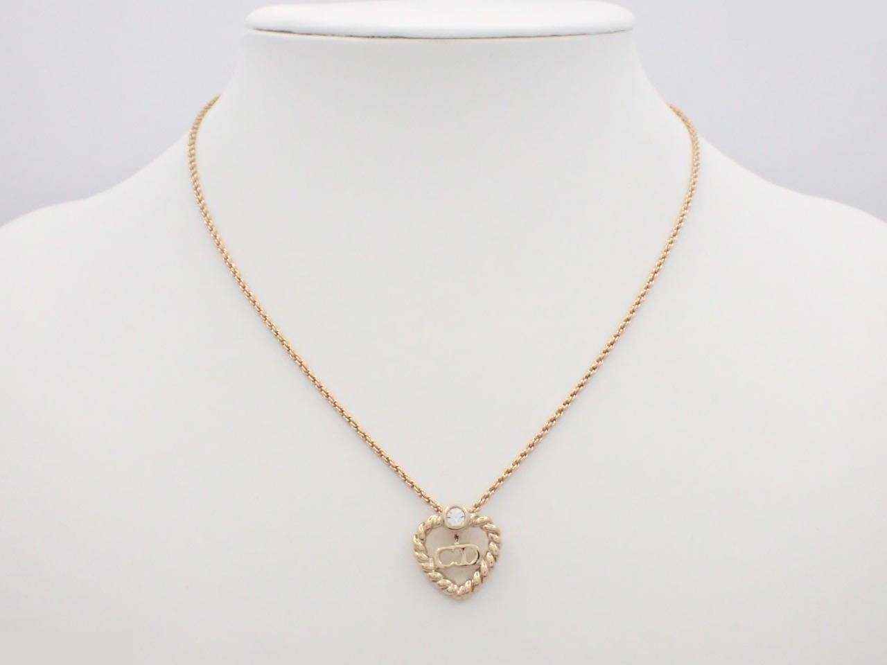 Other lines: Precious metals, necklaces, pendants — view 3