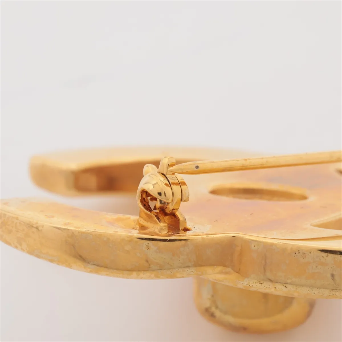 Coco Mark Turnlock 96P Brooch GP Gold — view 3