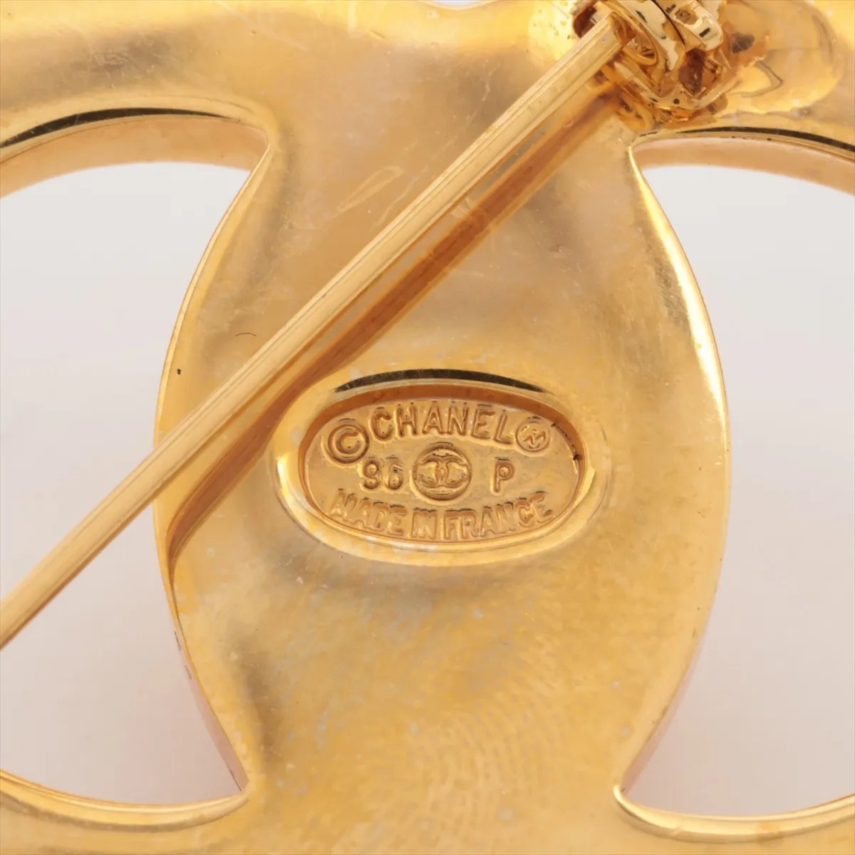 Coco Mark Turnlock 96P Brooch GP Gold — view 4