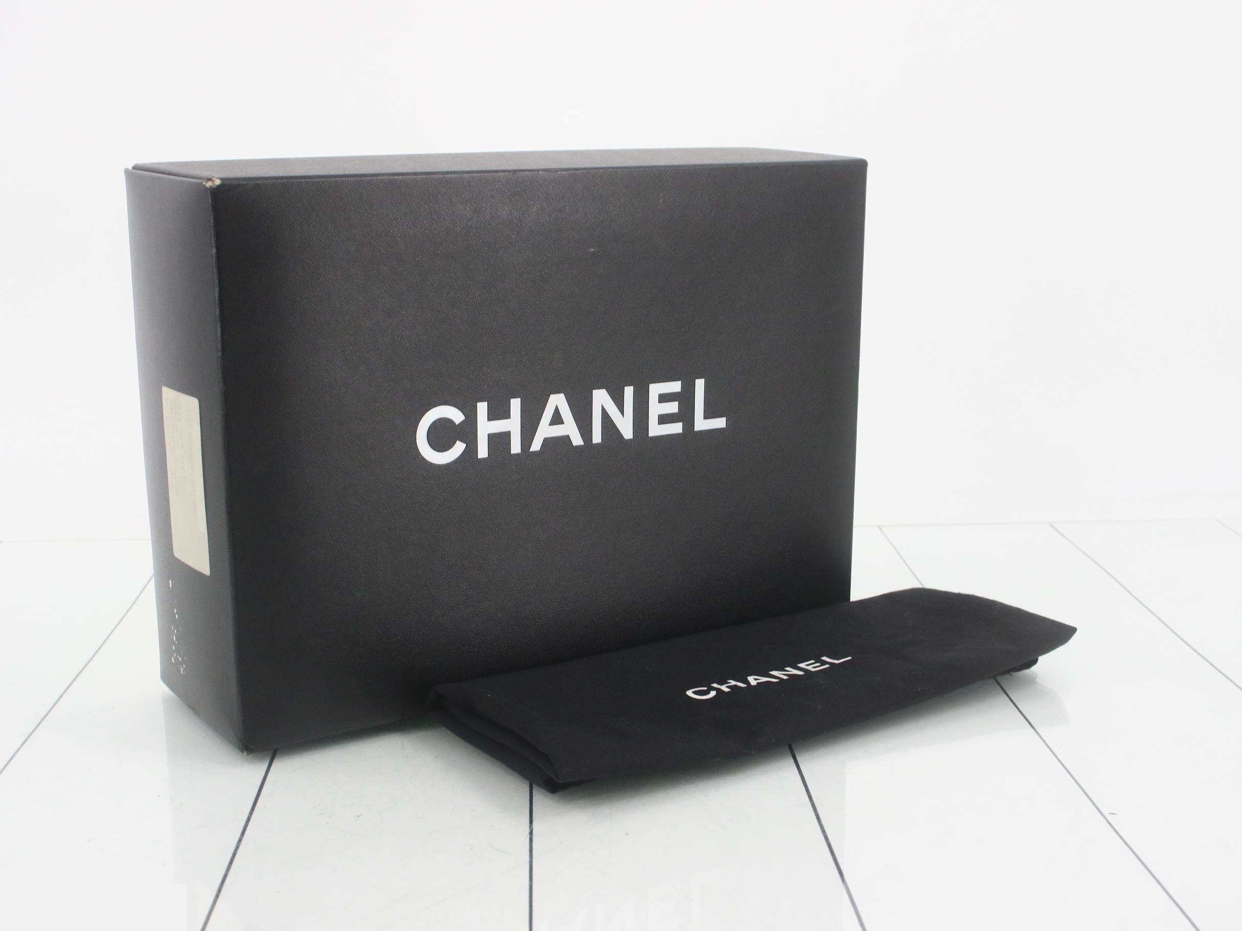 Caviar Skin (Bag) - Shoulder Bag - Double Flap 25 — view 7