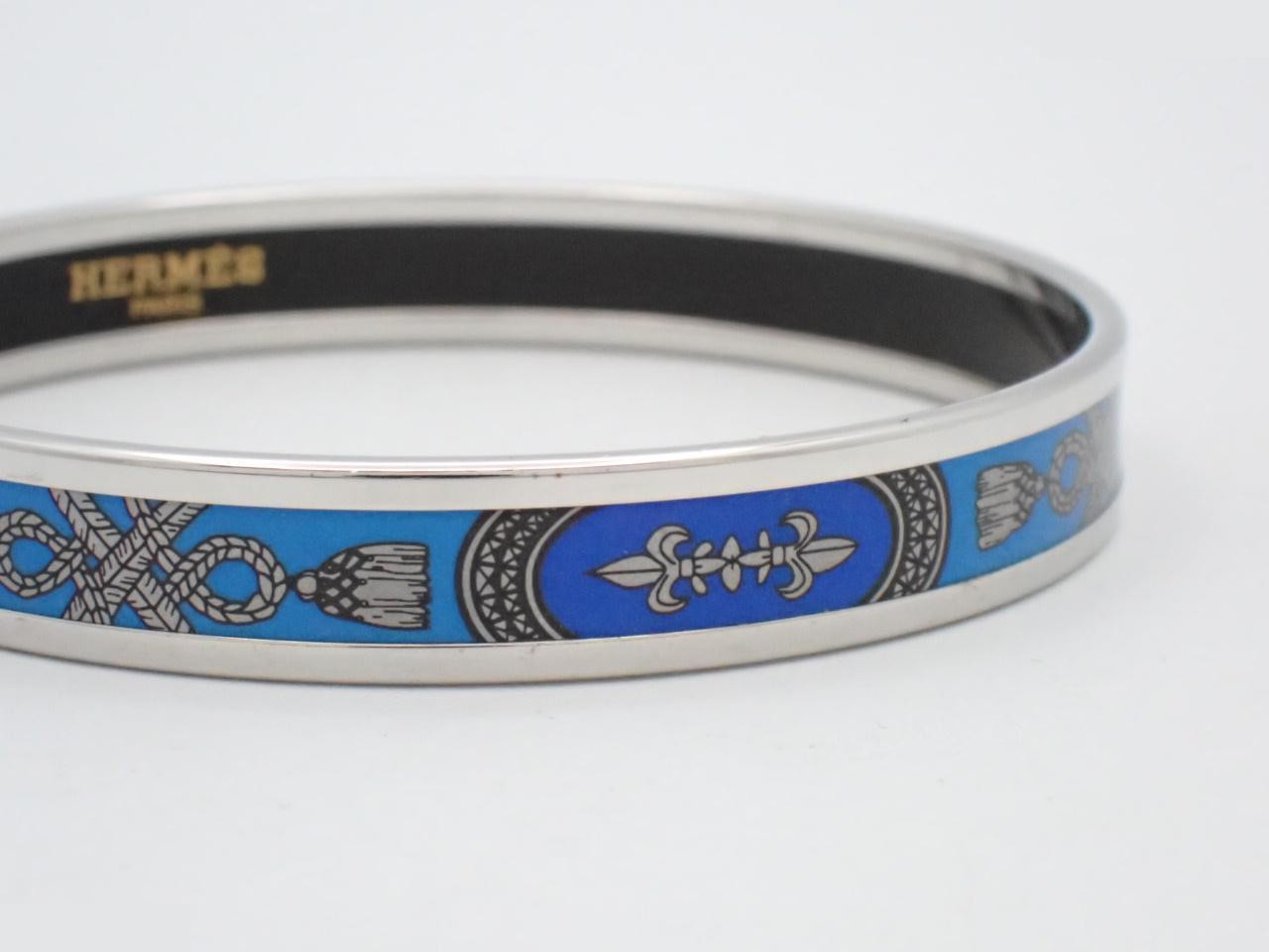 Enamel bangle, wrist circumference approximately 19.5 cm — view 3