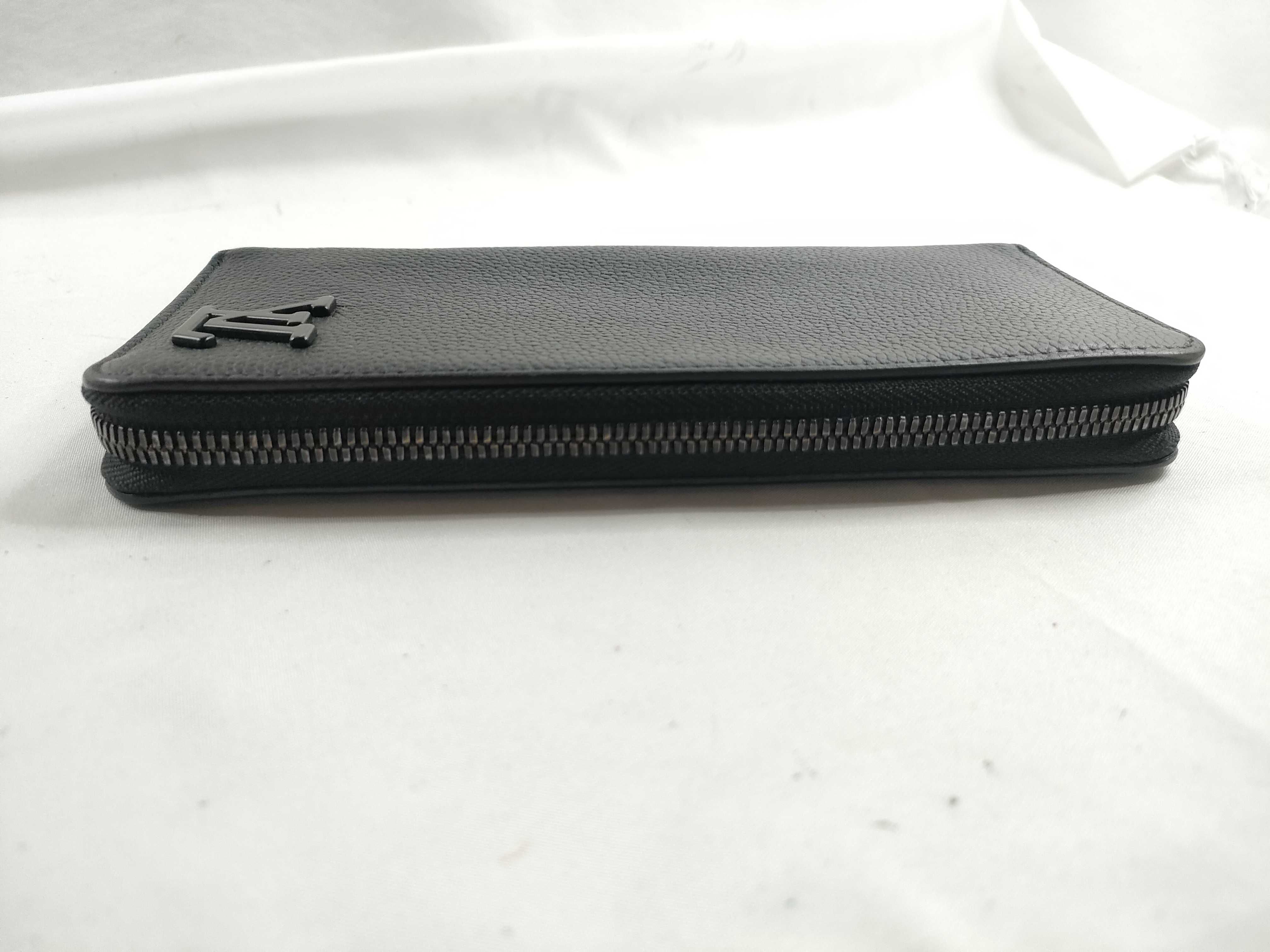 LV Aerogram Zippy Wallet M81743 Noir (Fiber Optic ID detected) Includes Box and Dust Bag — view 6