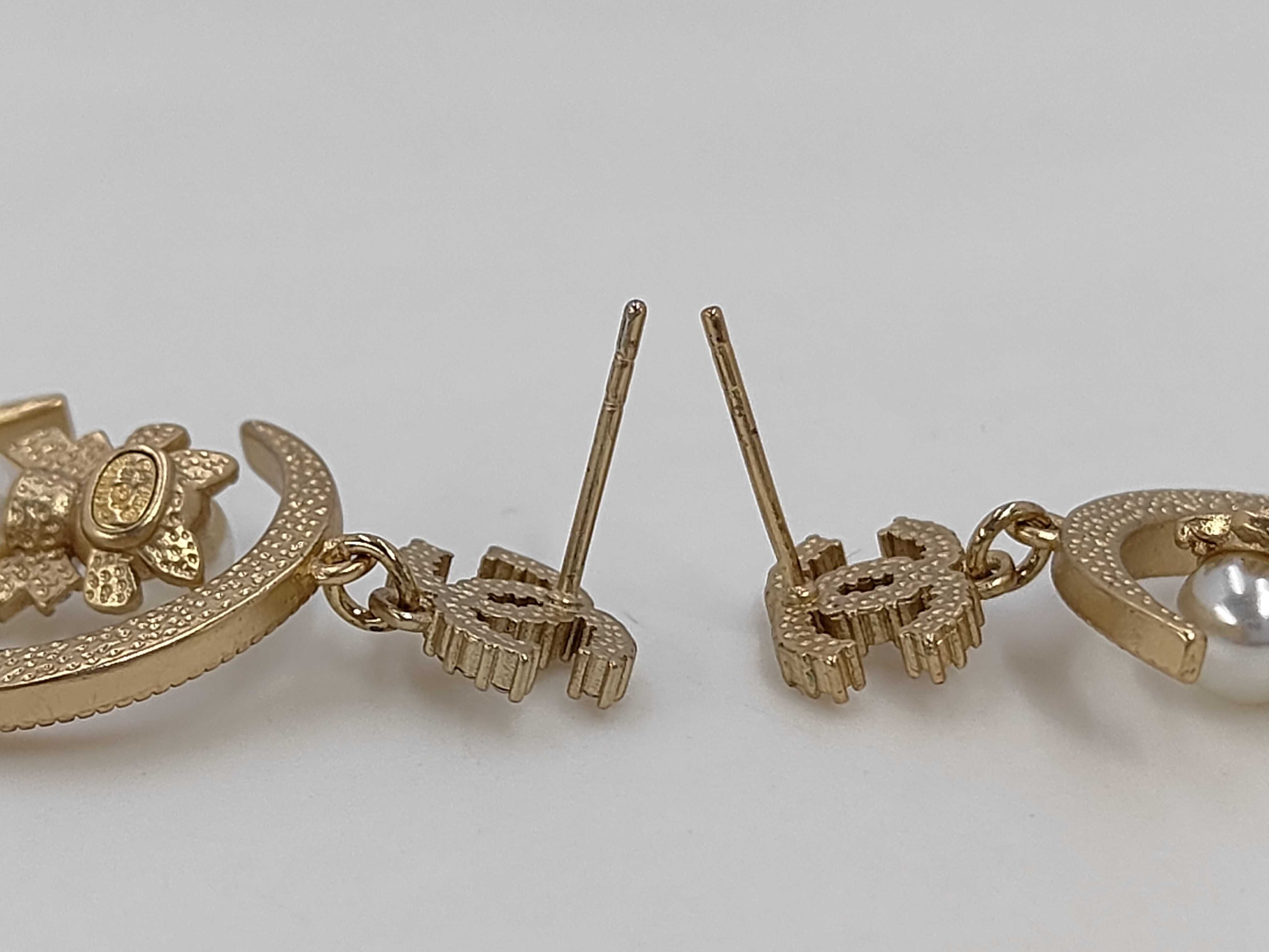 A21B Coco Mark Pearl Star Earrings — view 6