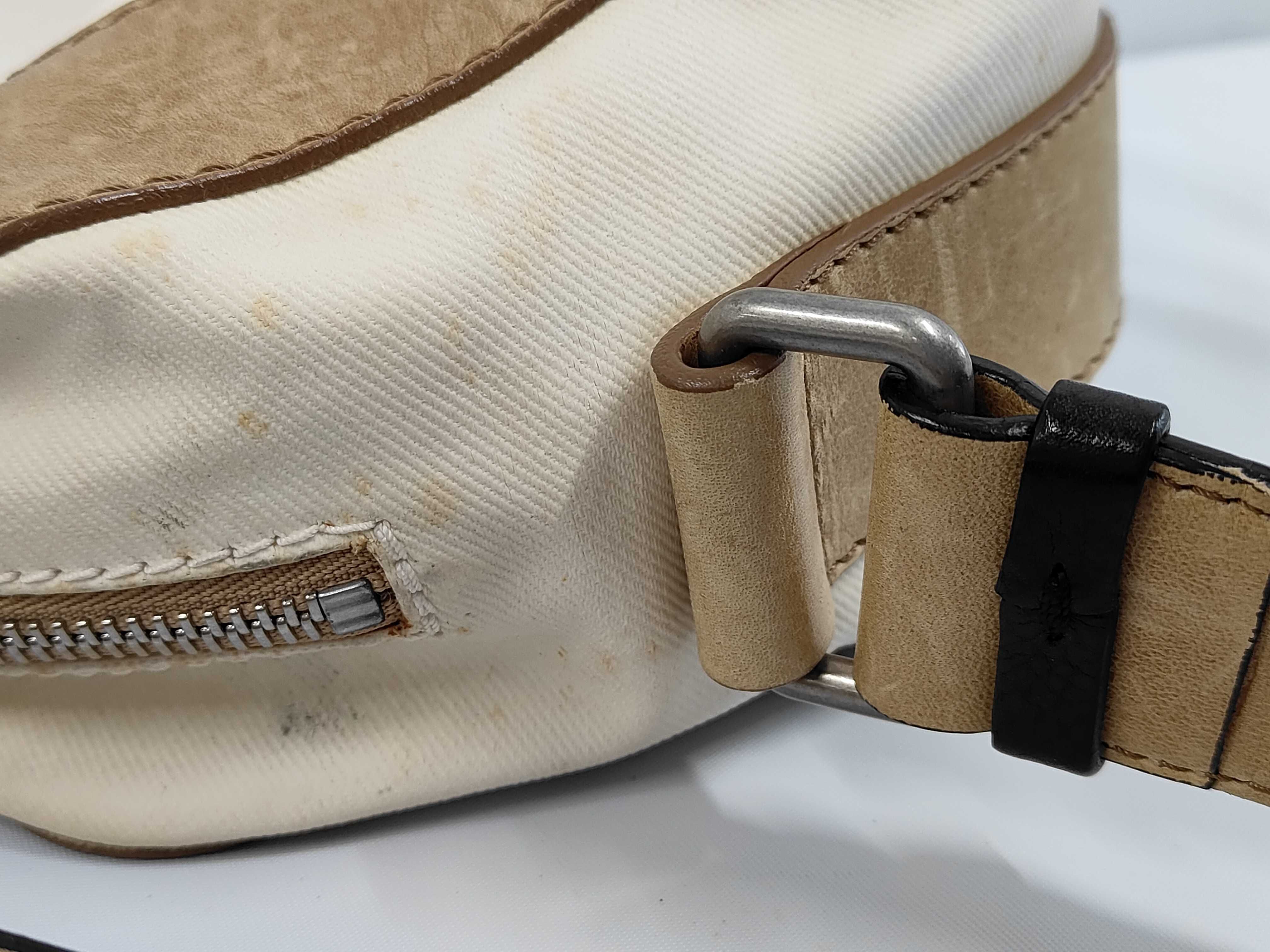 logo embossed leather shoulder bag — view 7
